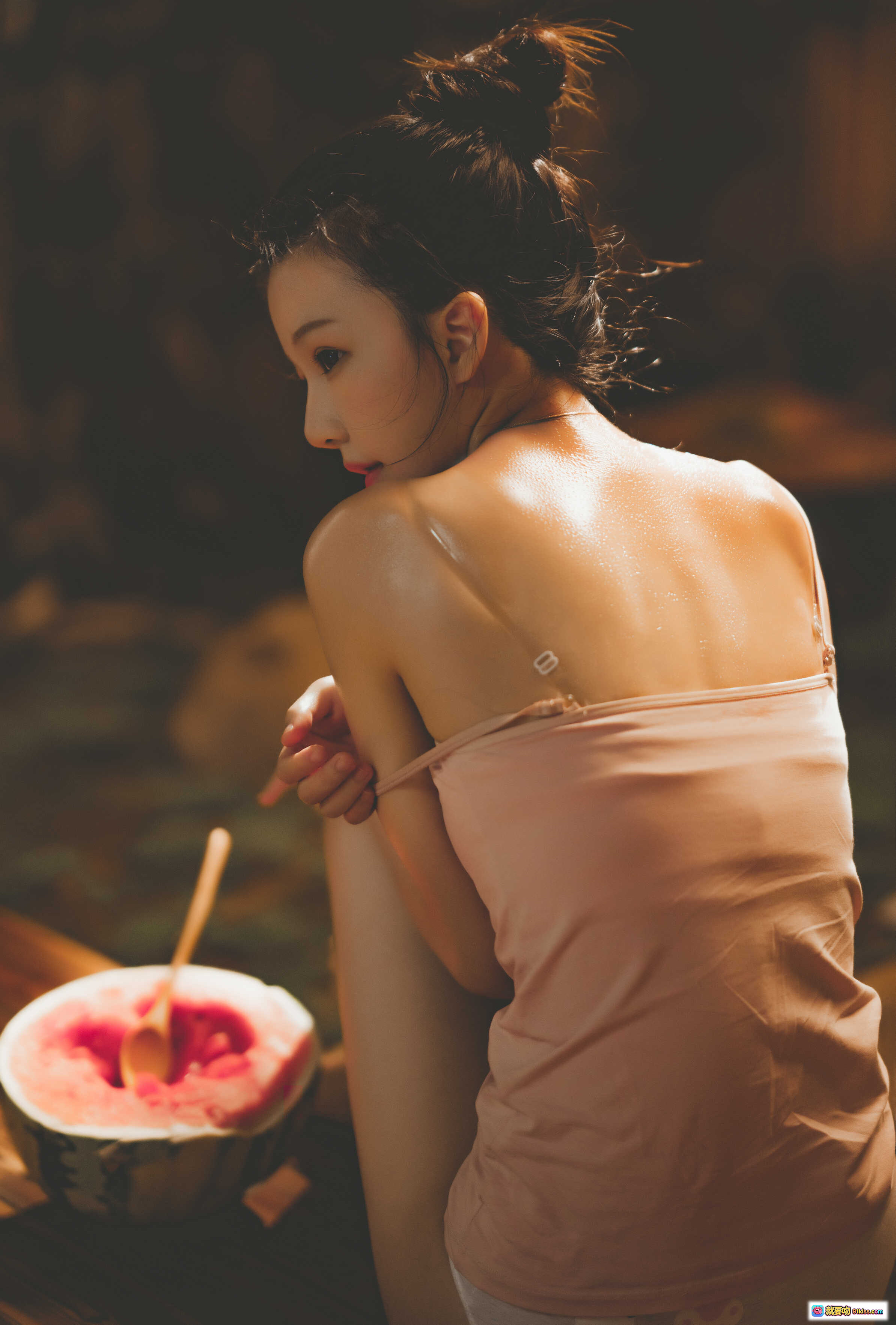 图片[5] - 桜桃喵炙夏写真集｜性感背影+柔光窗景+粉嫩内衣+私房氛围感美图47P - 就要吻