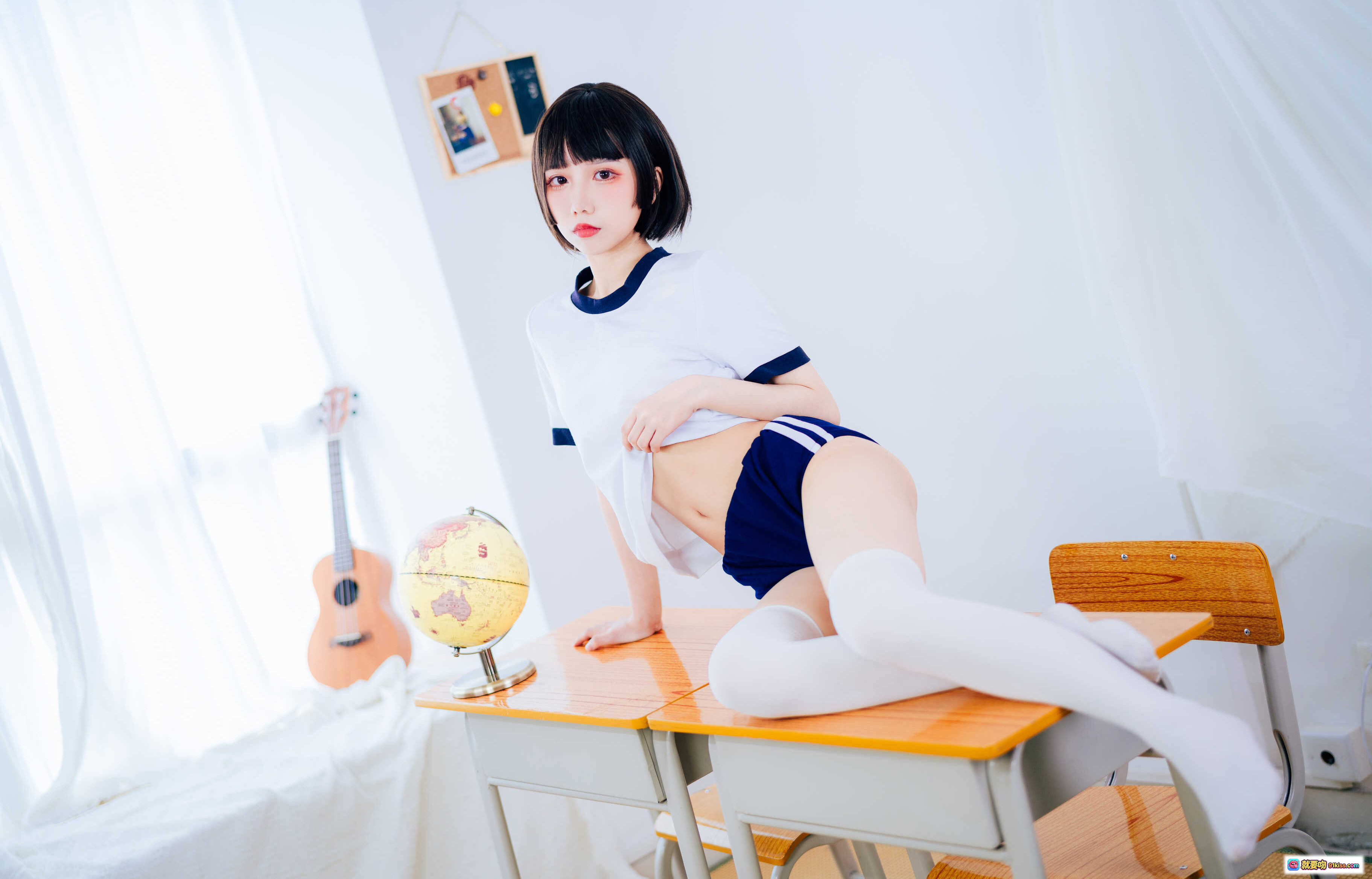 图片[2] - 果咩酱w NO.008 体操服写真 19P高清少女躺卧白床 短发白袜蓝短裤 清新窗帘背景 271MB无视频 - 就要吻
