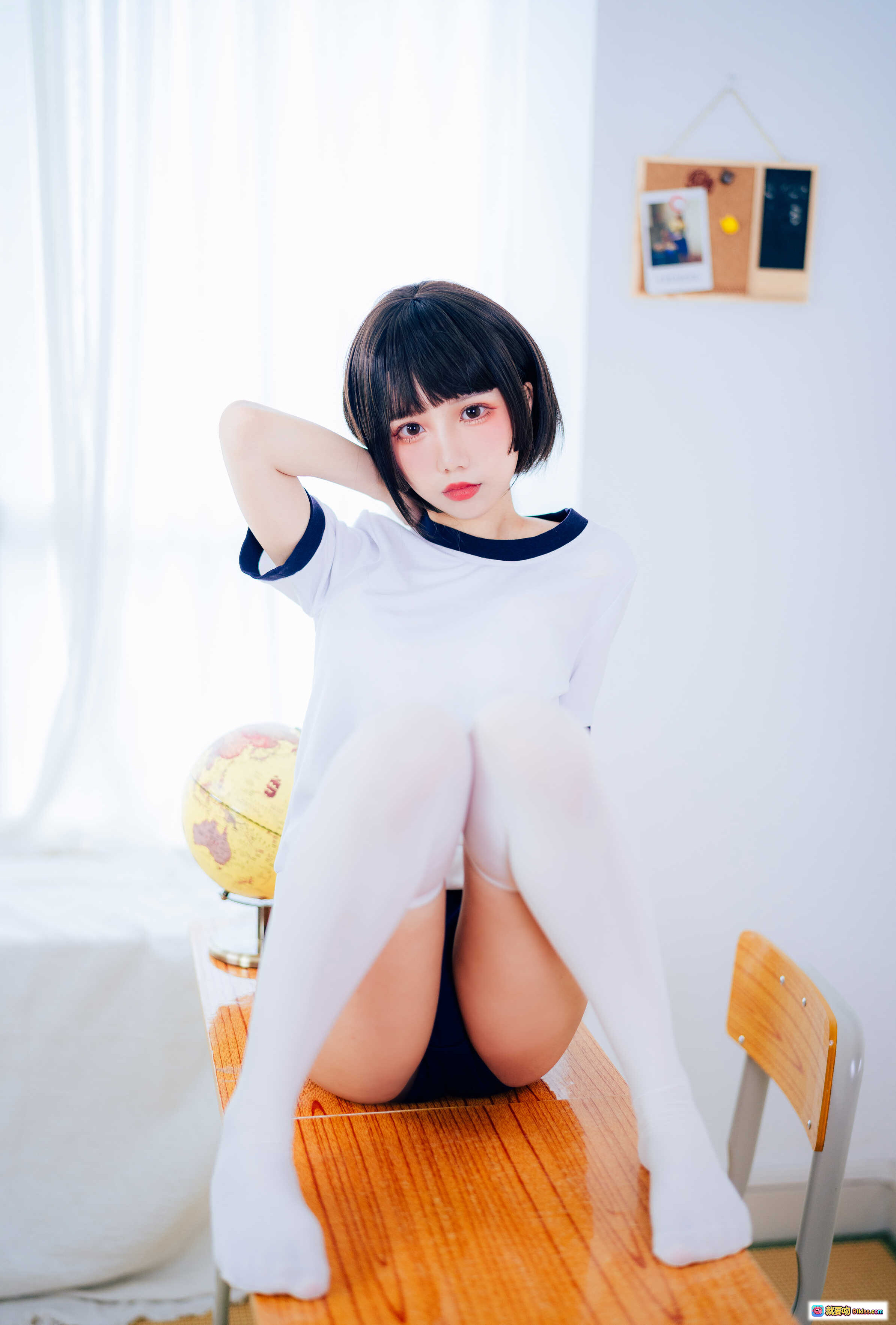 图片[10] - 果咩酱w NO.008 体操服写真 19P高清少女躺卧白床 短发白袜蓝短裤 清新窗帘背景 271MB无视频 - 就要吻