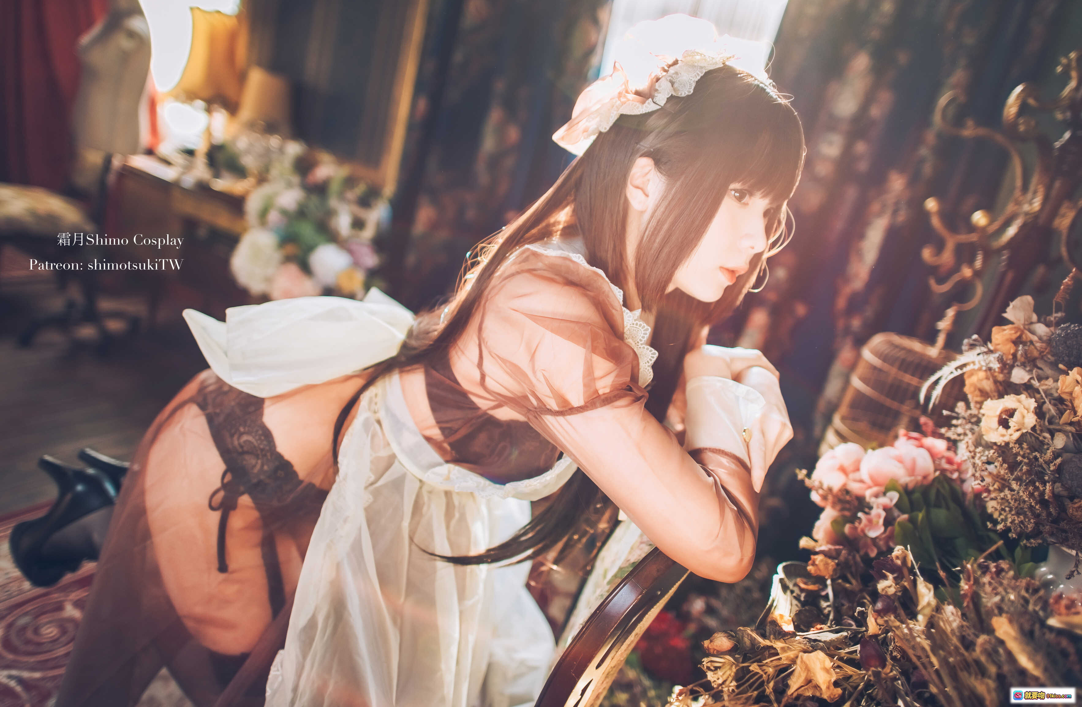图片[6] - 霜月shimo NO.017 私服写真｜哥特洛丽塔风｜蕾丝透视装｜复古室内场景｜精致妆容与花艺装饰 - 就要吻