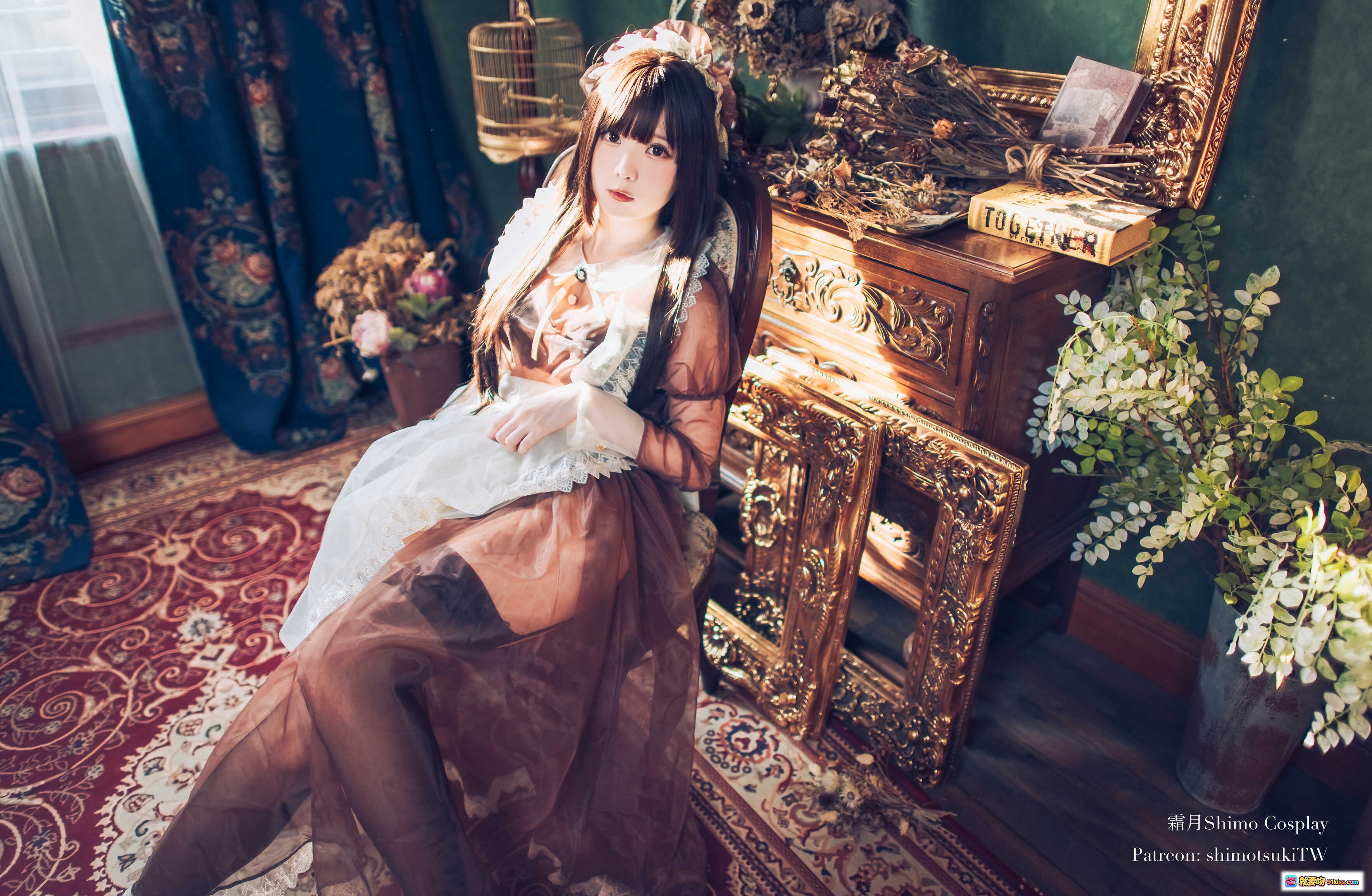 图片[7] - 霜月shimo NO.017 私服写真｜哥特洛丽塔风｜蕾丝透视装｜复古室内场景｜精致妆容与花艺装饰 - 就要吻