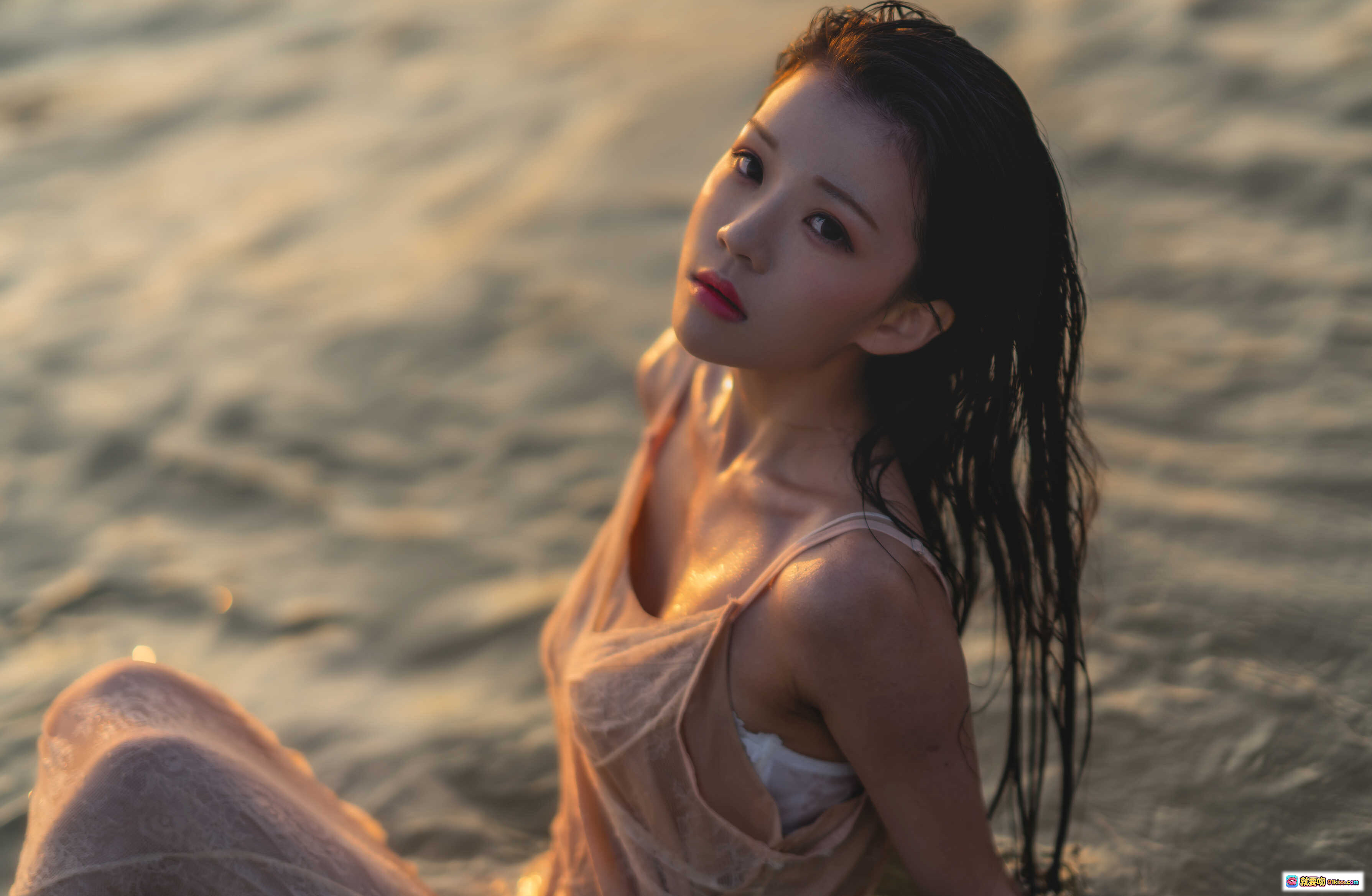 图片[5] - 桜桃喵096潮汐写真｜海边湿发少女｜透纱吊带裙｜夕阳海浪氛围感｜33P高清图集 - 就要吻