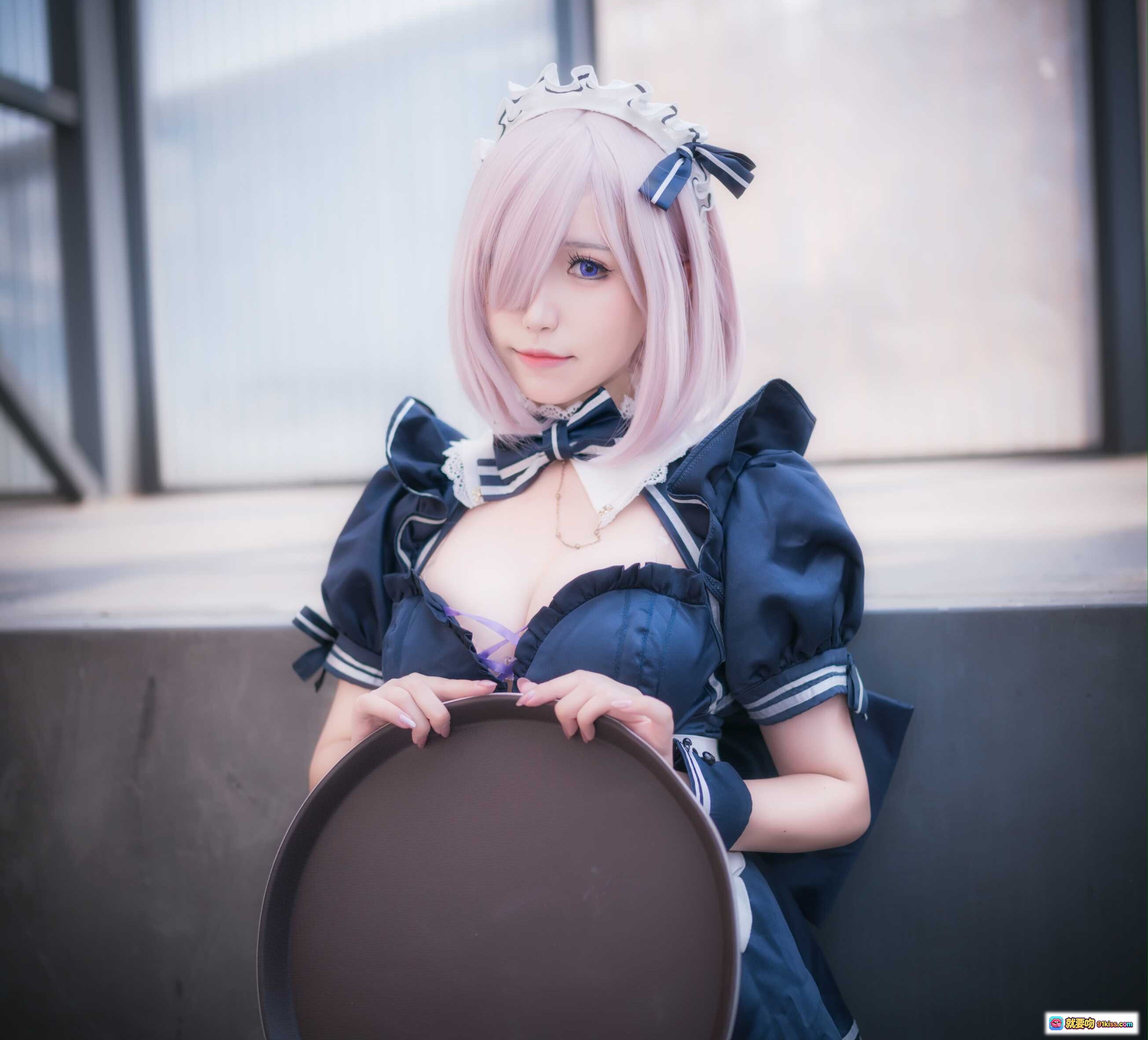 图片[2] - 芋圆侑子NO.017黑枪呆女仆自拍 Cosplay 粉发女仆装 持托盘 甜美可爱 24P高清图集 - 就要吻