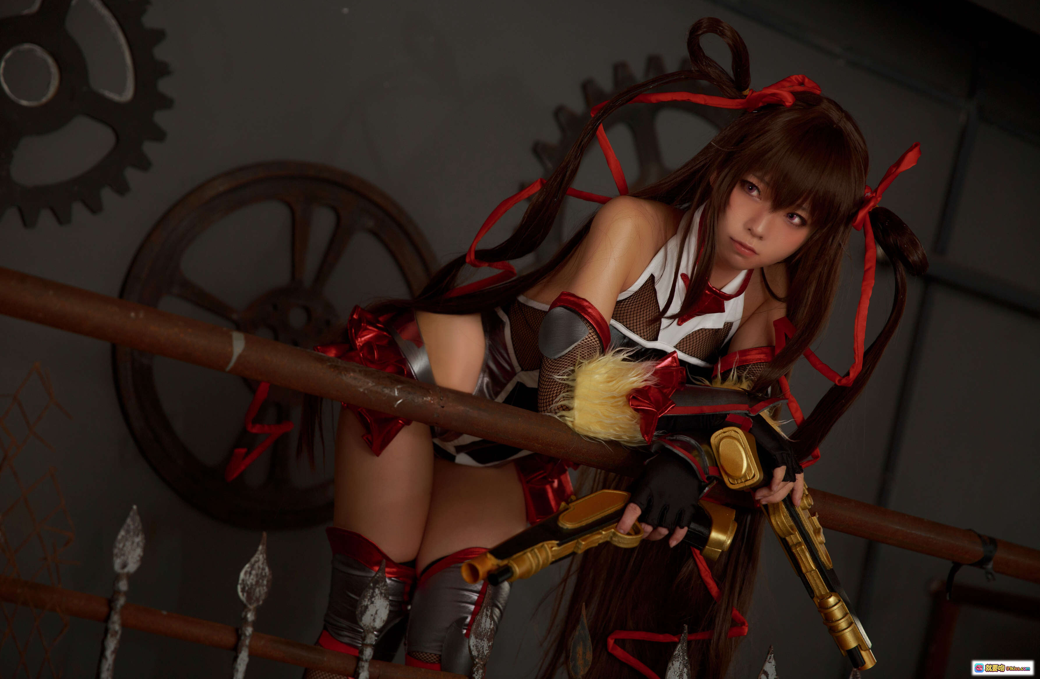 图片[2] - G44不会受伤 NO.005 对魔忍雪风 Cosplay写真 16P 47MB 红黑战衣 双枪造型 废墟楼梯场景 高清美图 - 就要吻