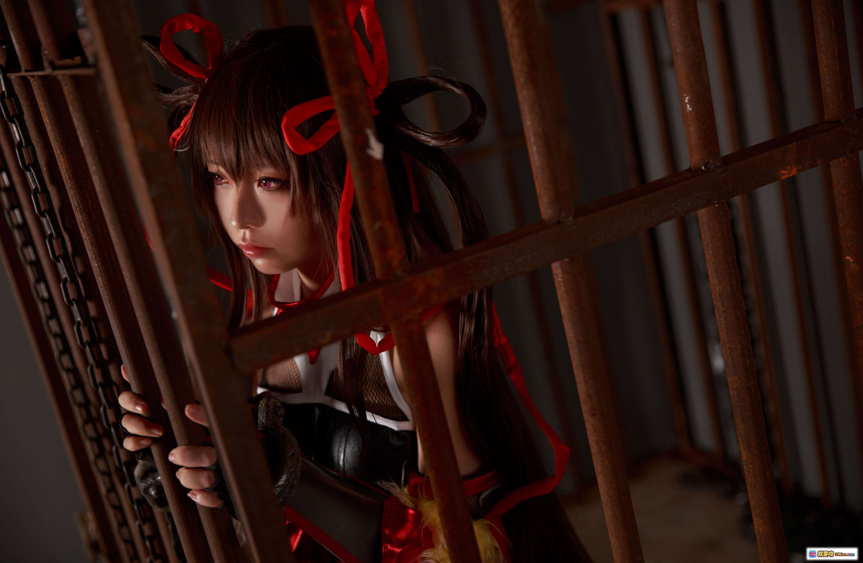图片[7] - G44不会受伤 NO.005 对魔忍雪风 Cosplay写真 16P 47MB 红黑战衣 双枪造型 废墟楼梯场景 高清美图 - 就要吻