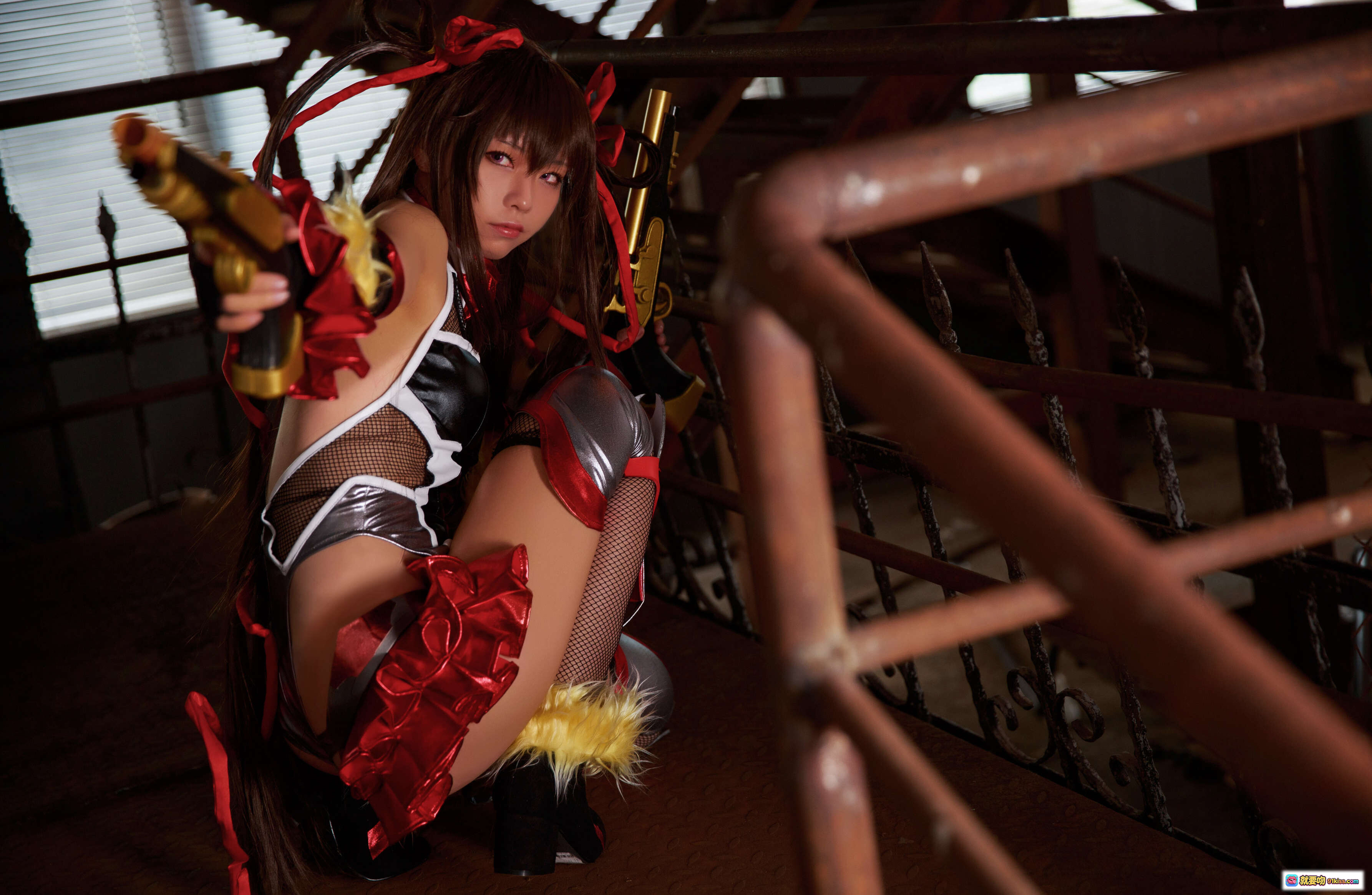 G44不会受伤 NO.005 对魔忍雪风 Cosplay写真 16P 47MB 红黑战衣 双枪造型 废墟楼梯场景 高清美图 - 就要吻