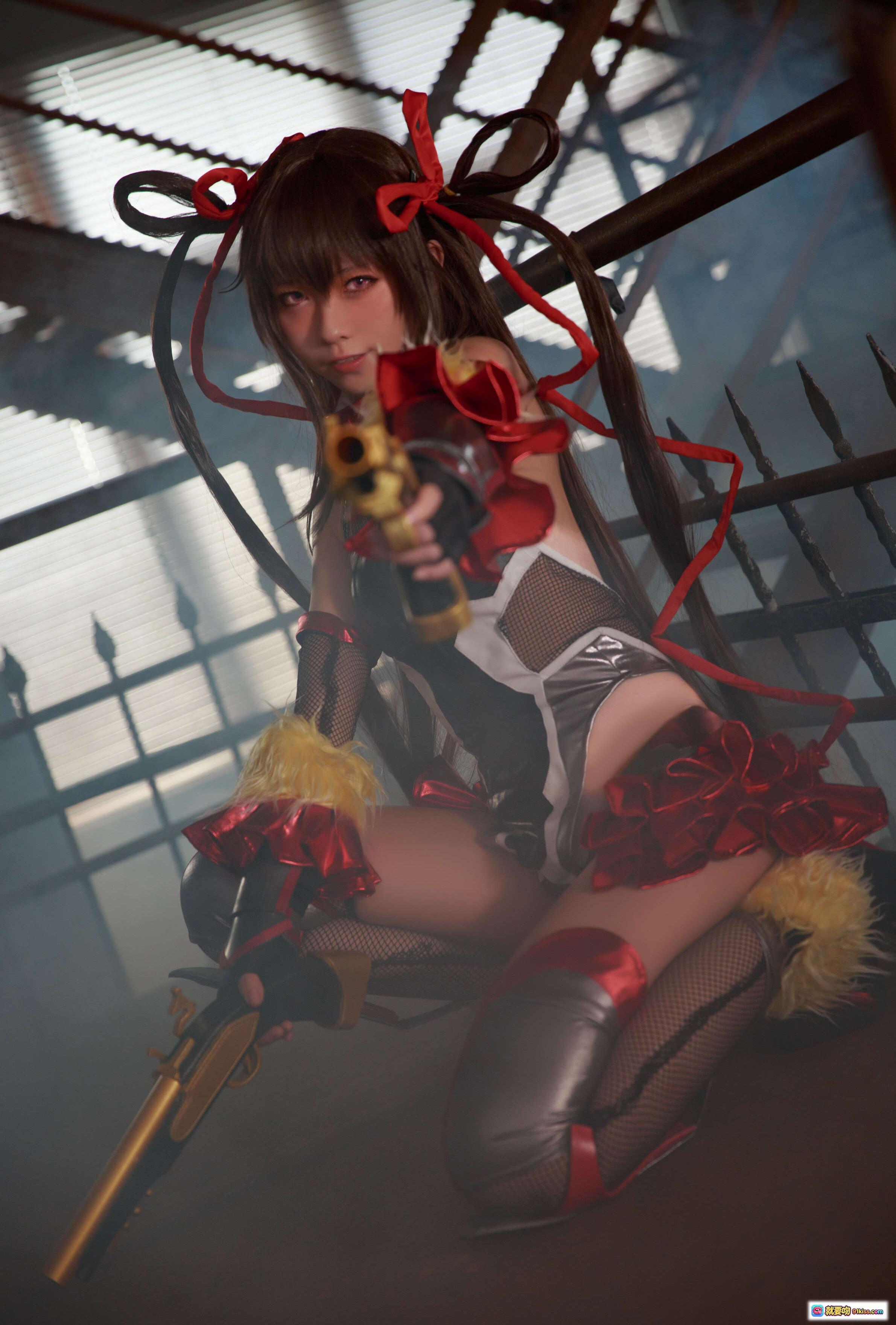 图片[10] - G44不会受伤 NO.005 对魔忍雪风 Cosplay写真 16P 47MB 红黑战衣 双枪造型 废墟楼梯场景 高清美图 - 就要吻