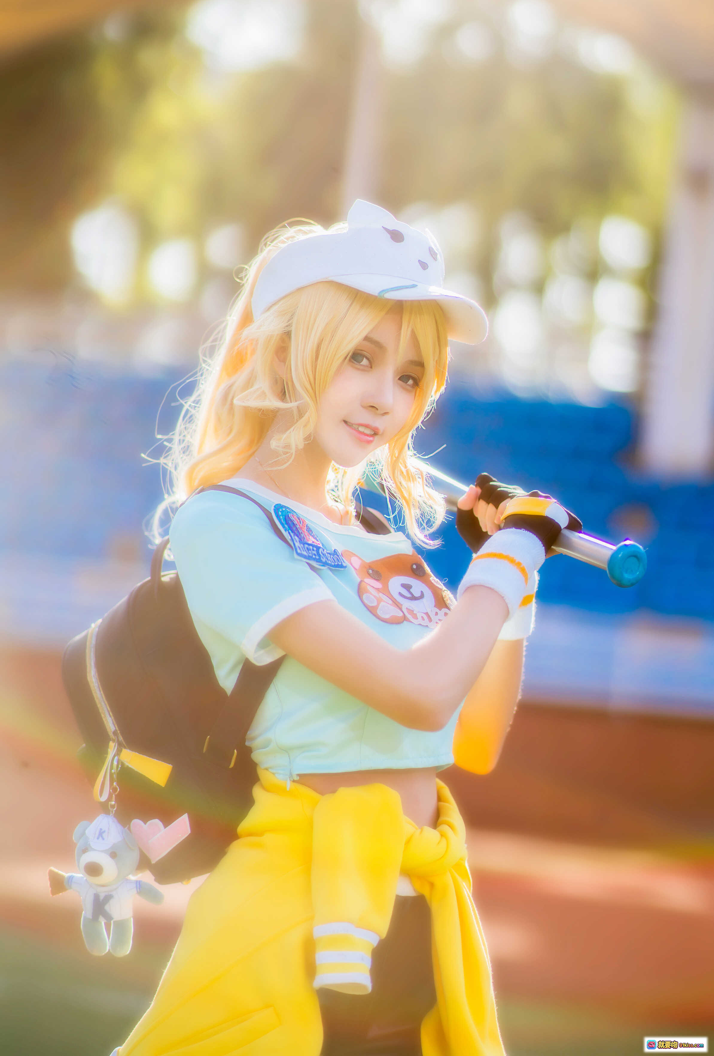 图片[7] - 桜桃喵花木兰青春决赛季cosplay写真 | 蓝色座椅体育场外景 | 金发白帽运动风造型 | 高清12P美图 - 就要吻