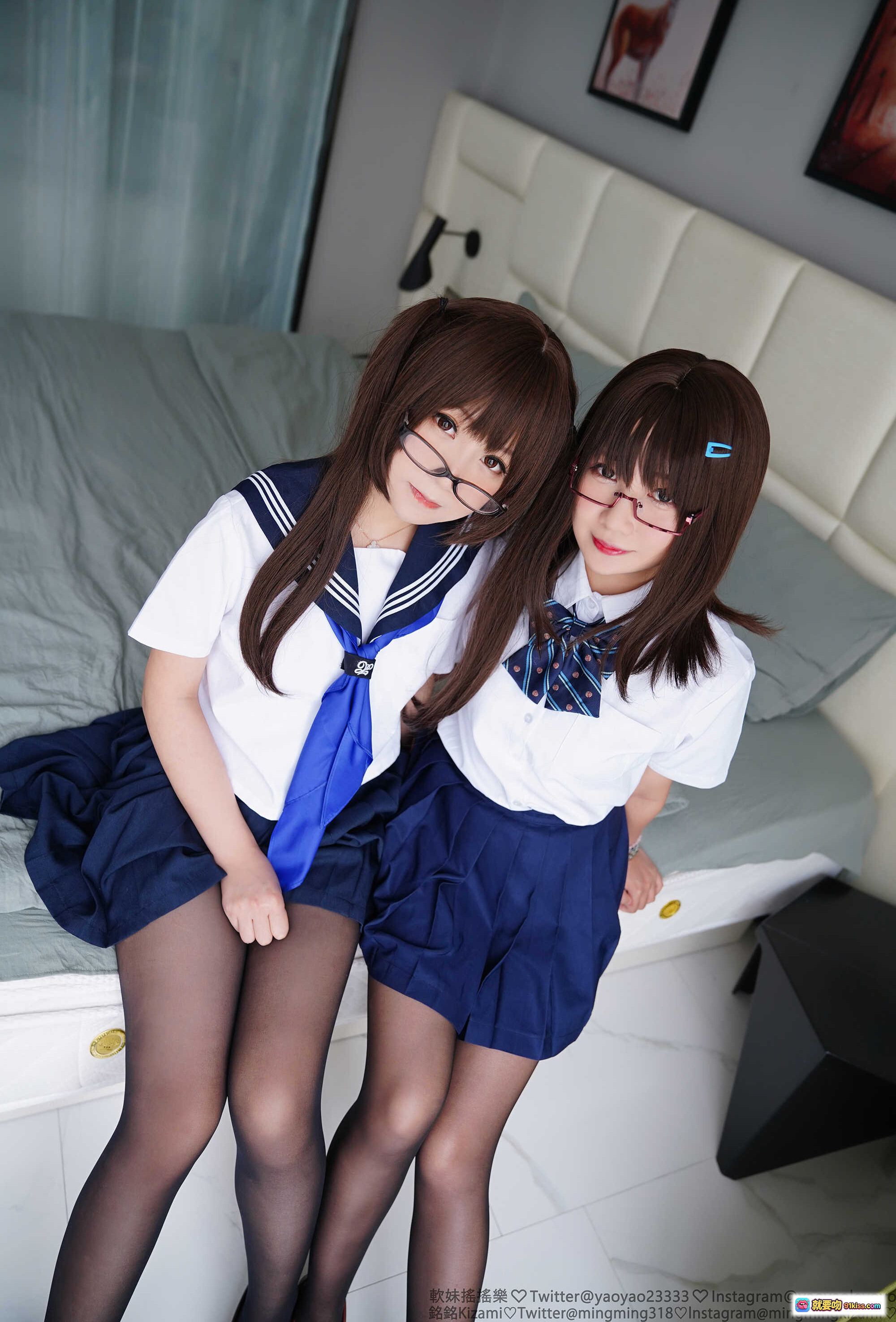 图片[1] - 铭铭Kizami x 軟妹搖搖樂 黑絲JK制服寫真 109P高質感校園風雙人合照 - 就要吻