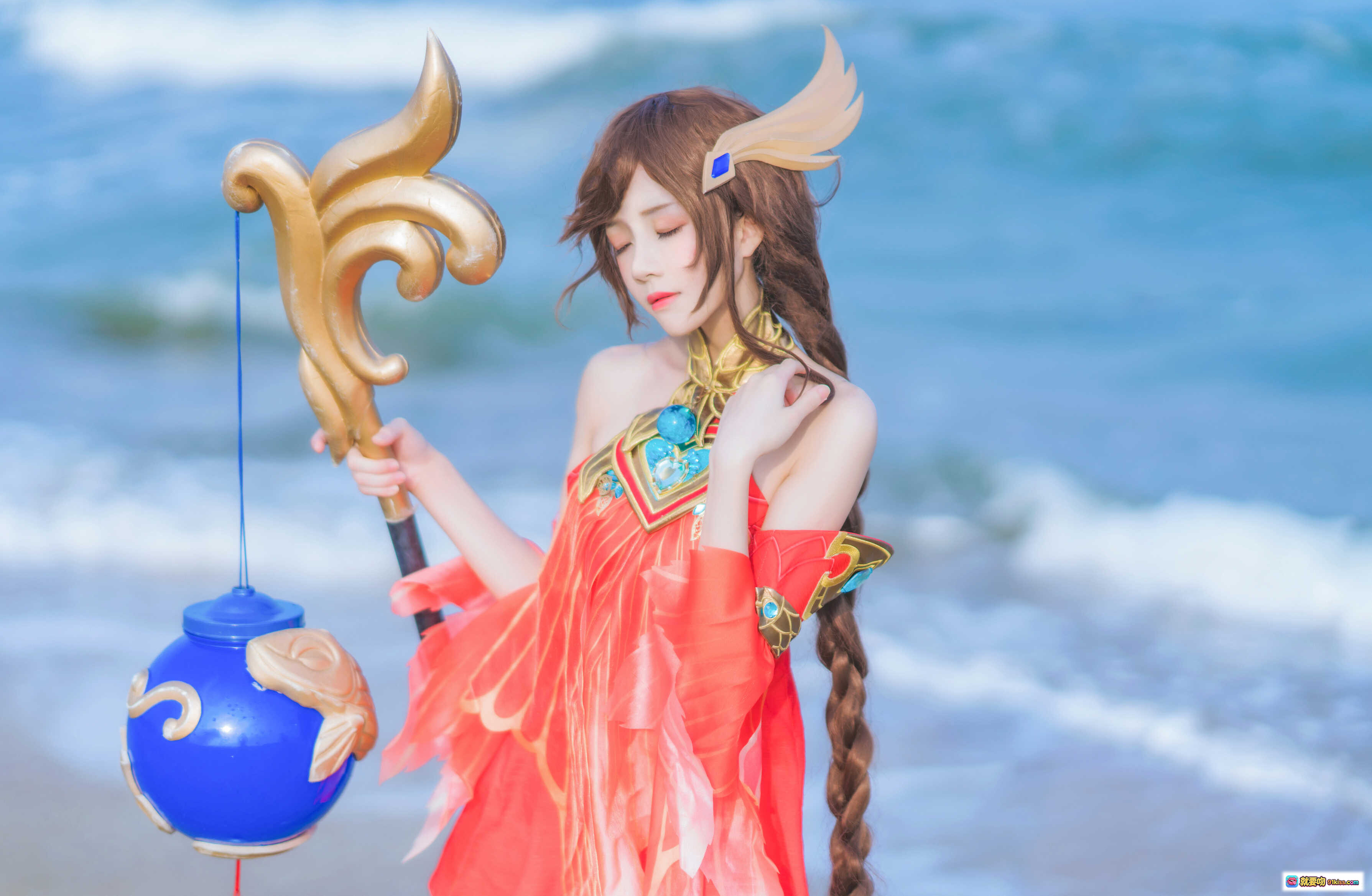 图片[3] - 桜桃喵070王者荣耀大乔cosplay海边写真 粉色飘逸裙装手持法杖赤足踏浪唯美场景 - 就要吻