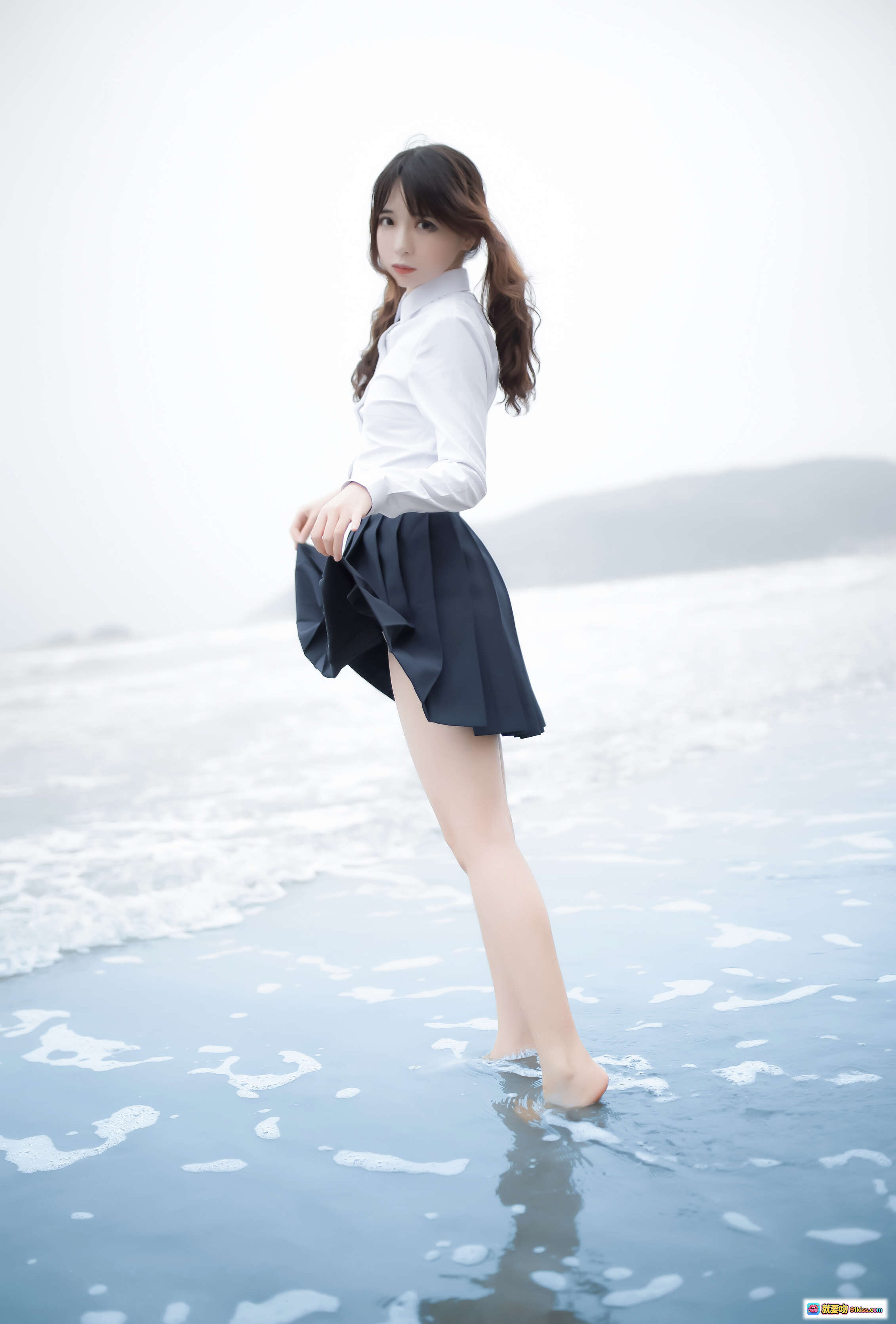 图片[5] - 疯猫ss NO.086 眠海歌 海蓝写真 | 白衬衫黑百褶裙海边湿身少女 | 清新校园风海景人像摄影 - 就要吻
