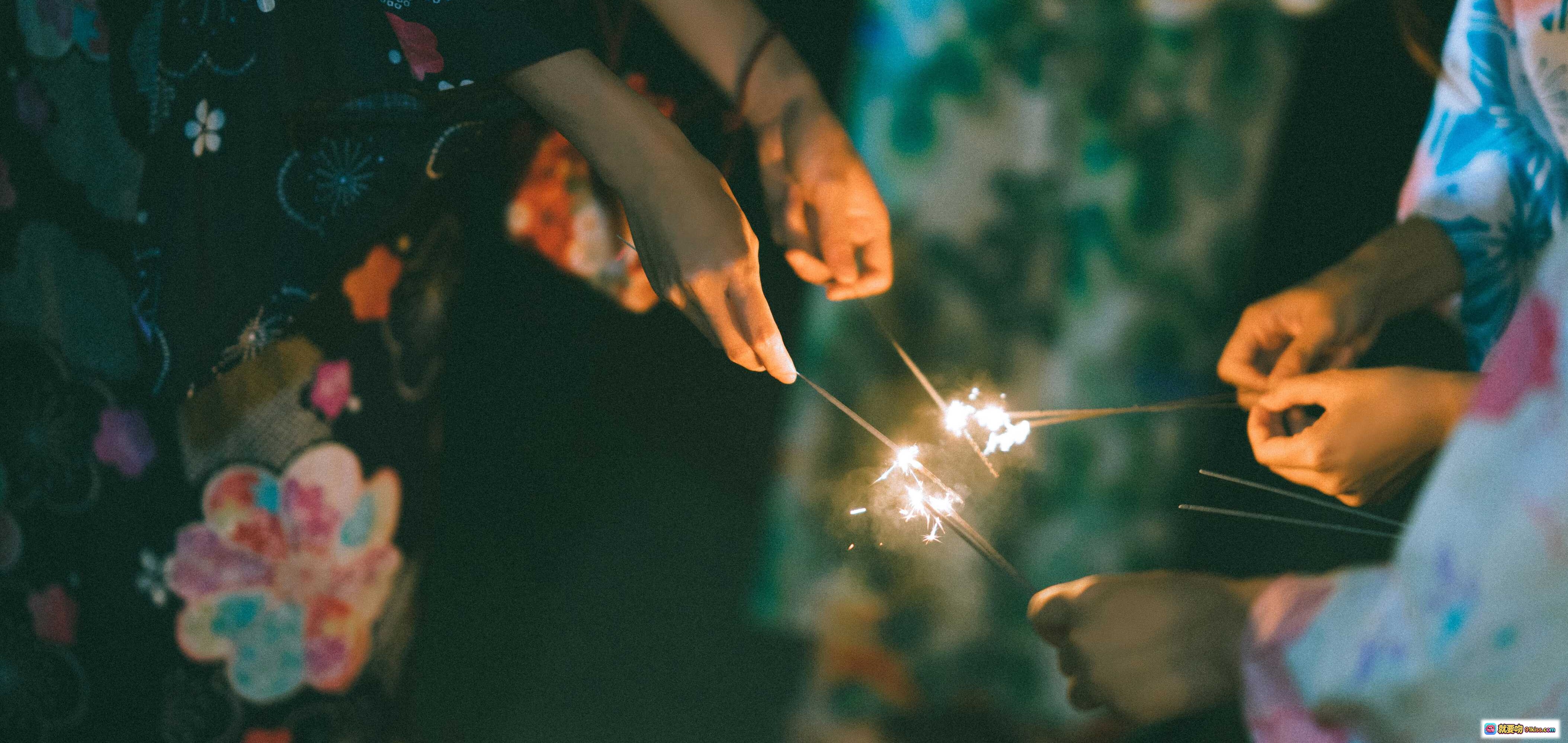 图片[8] - Kitaro绮太郎NO.074夏色花火和服少女夜景手持光瓶写真10P42MB - 就要吻