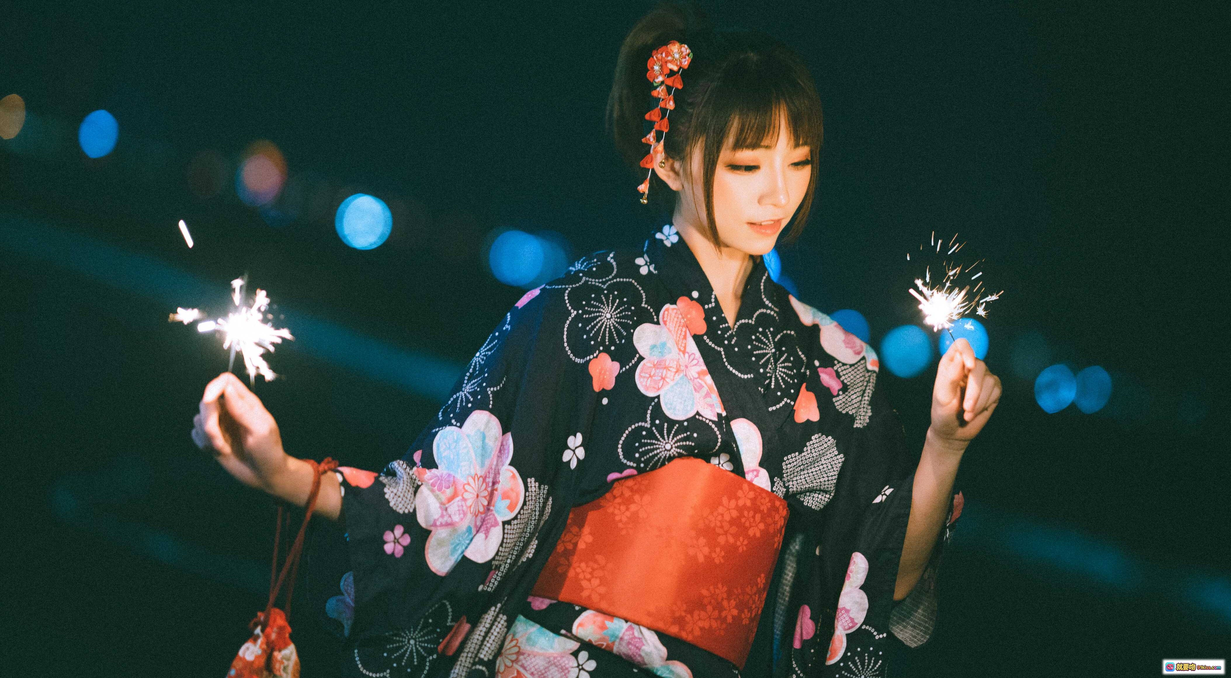 图片[2] - Kitaro绮太郎NO.074夏色花火和服少女夜景手持光瓶写真10P42MB - 就要吻