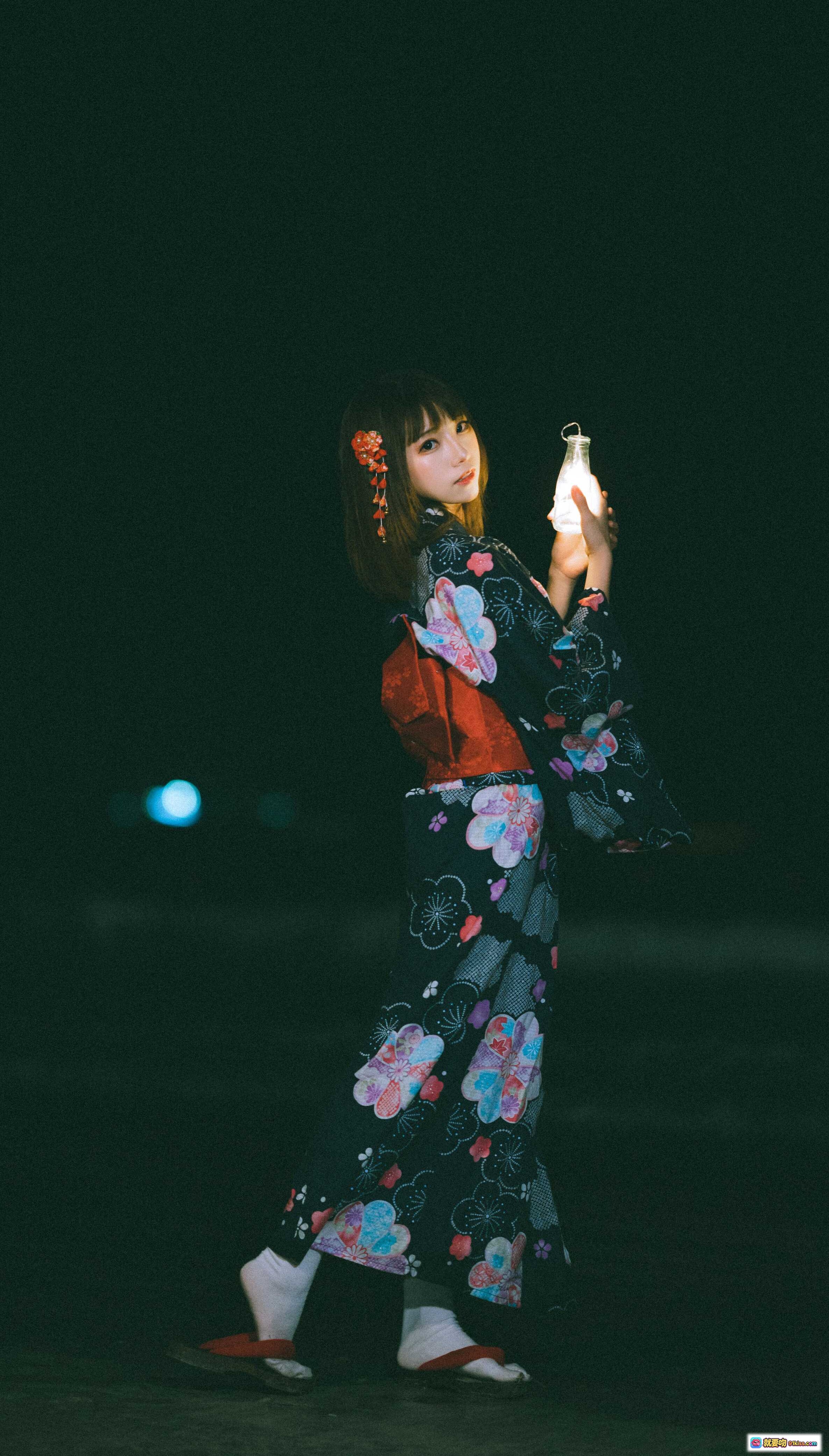 图片[10] - Kitaro绮太郎NO.074夏色花火和服少女夜景手持光瓶写真10P42MB - 就要吻