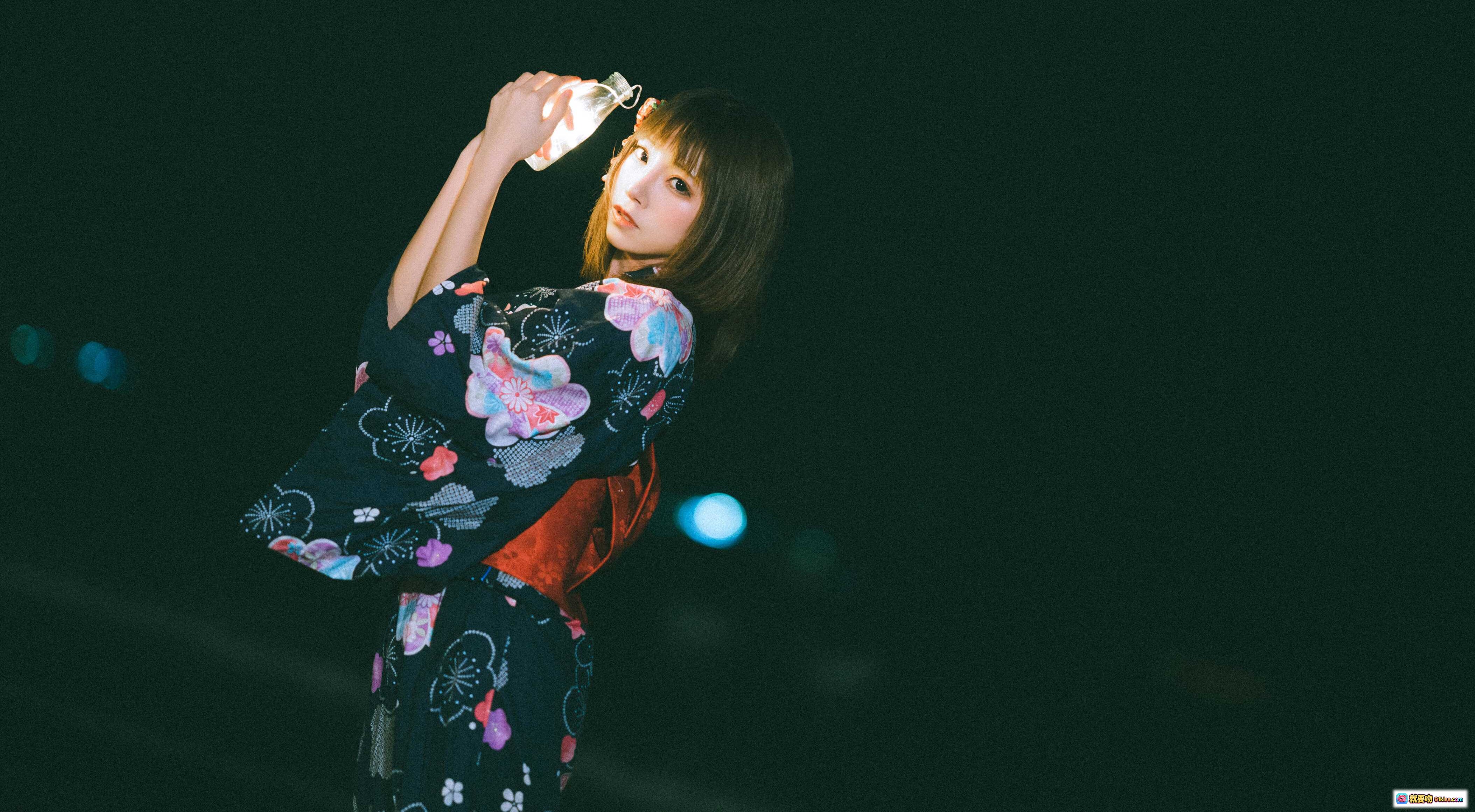 Kitaro绮太郎NO.074夏色花火和服少女夜景手持光瓶写真10P42MB - 就要吻