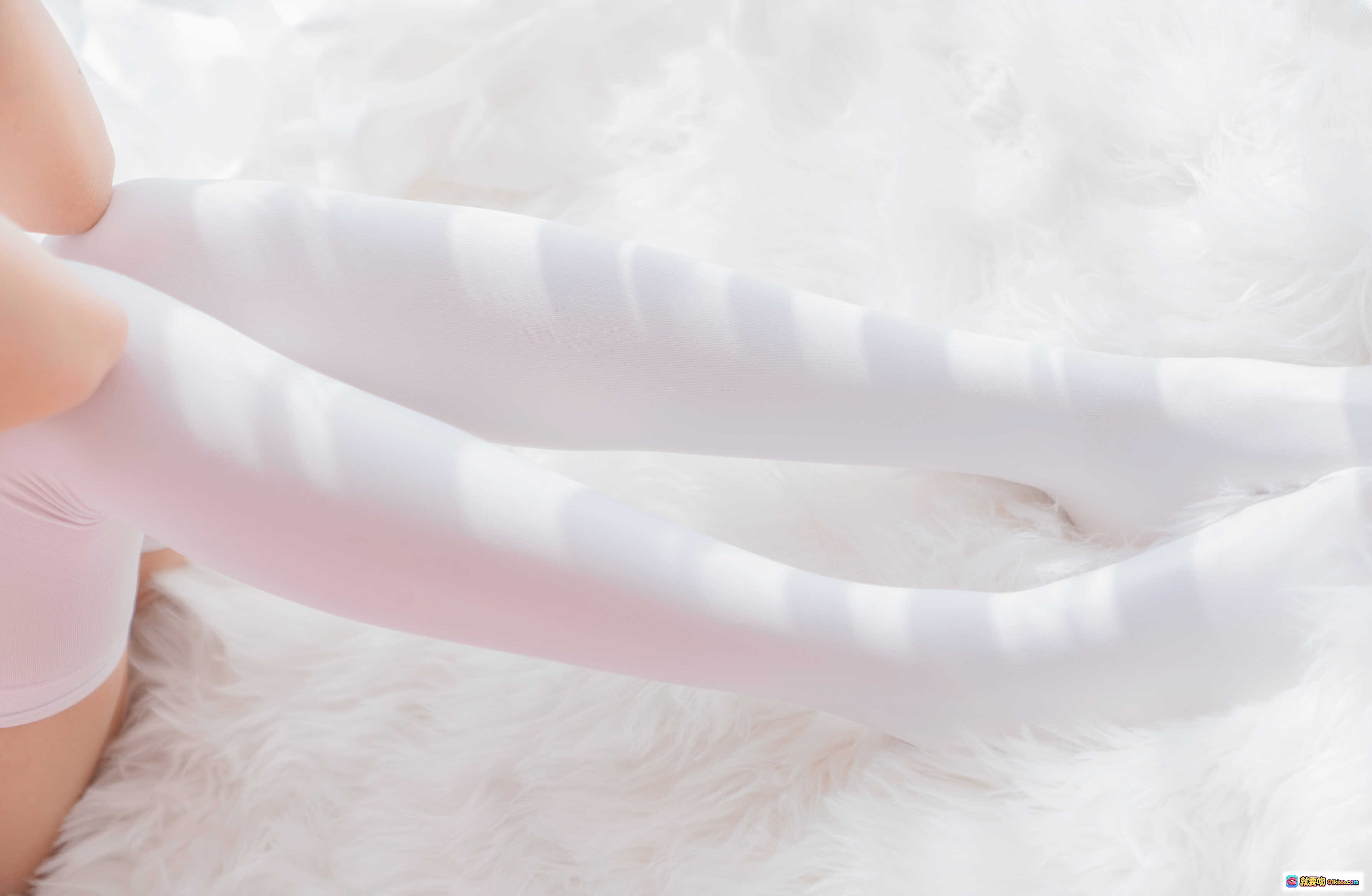 图片[6] - 木绵绵OwO NO.060 怀中猫写真 68P高清蓝格裙少女萌宠互动甜美日系风 - 就要吻