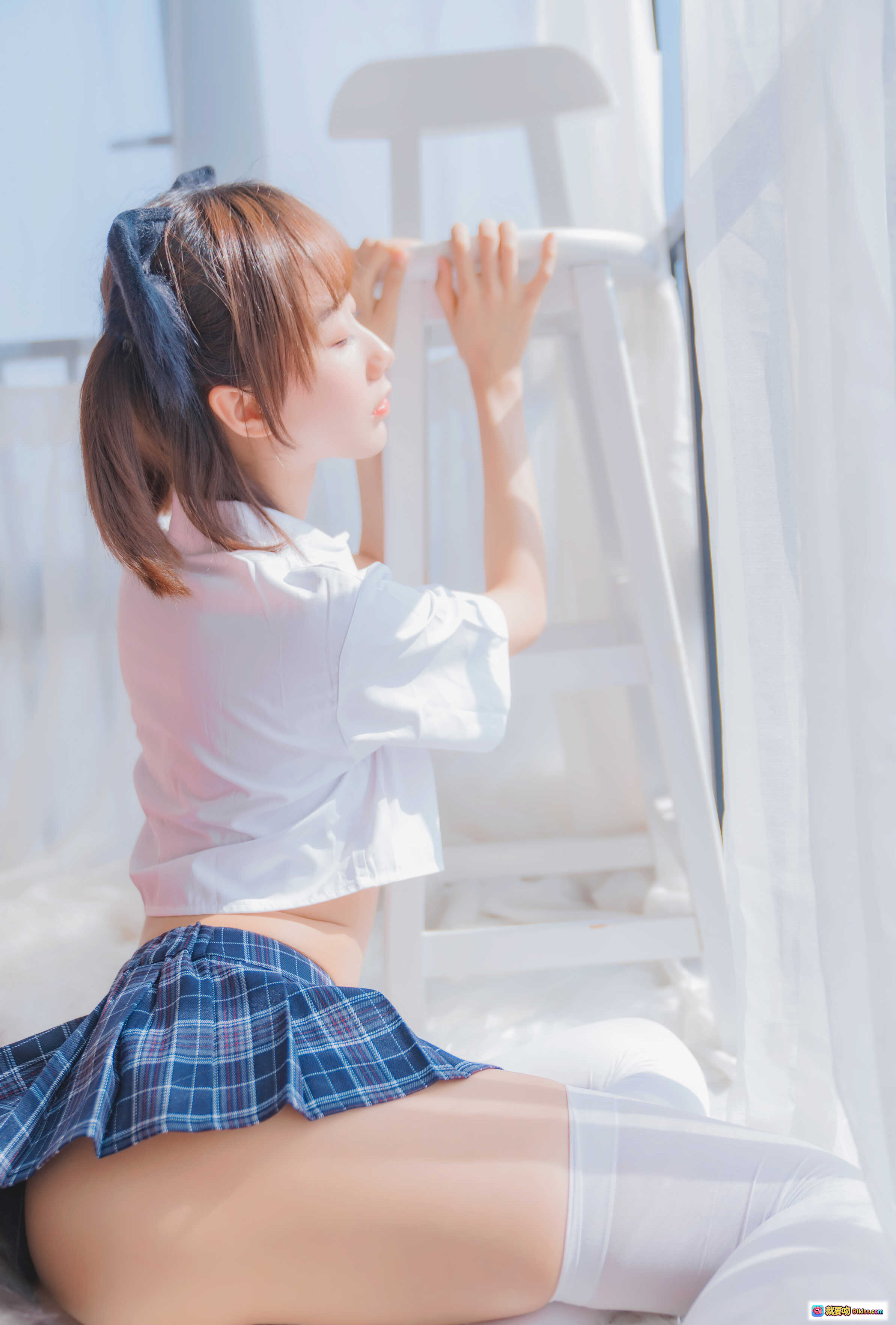 图片[8] - 木绵绵OwO NO.060 怀中猫写真 68P高清蓝格裙少女萌宠互动甜美日系风 - 就要吻