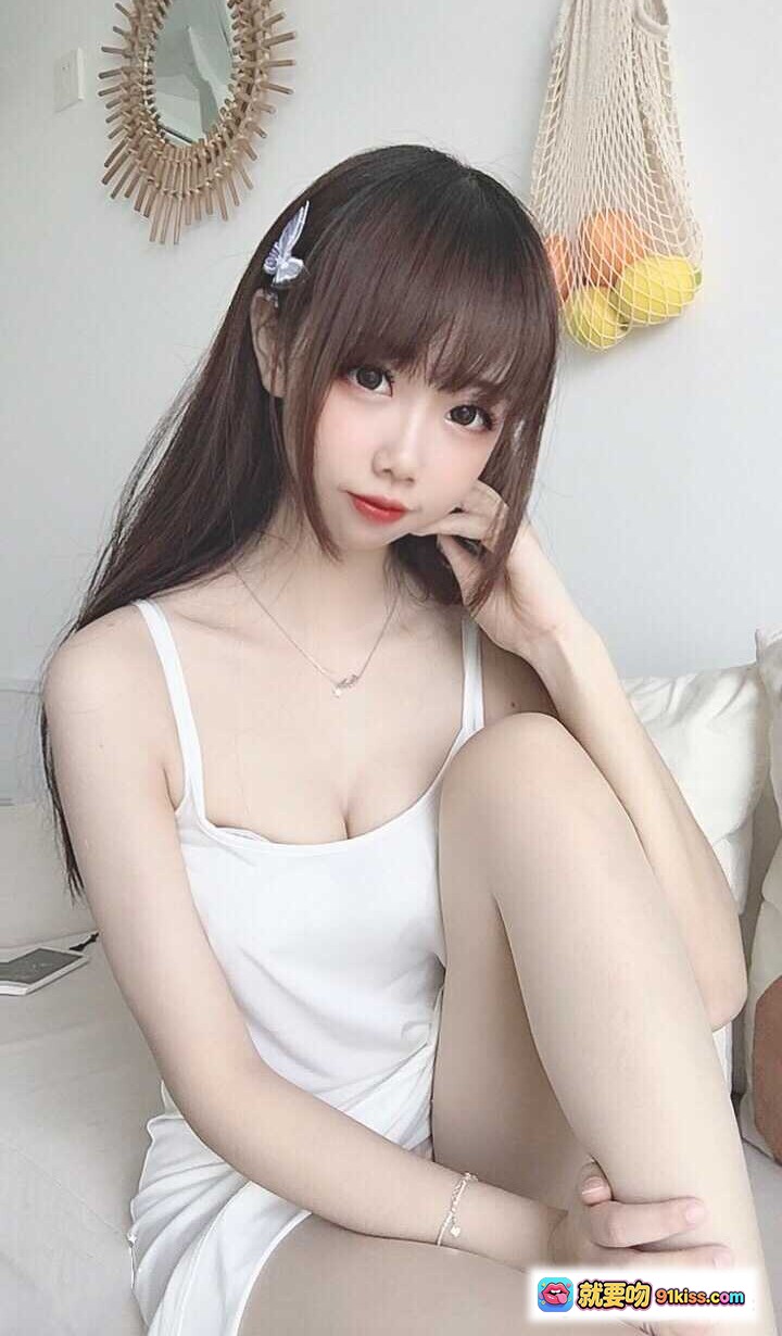 图片[1] - 雪琪SAMA NO.042自拍写真｜白裙少女居家美拍｜甜美齐刘海+蝴蝶发夹｜清新自然氛围感私房照 - 就要吻