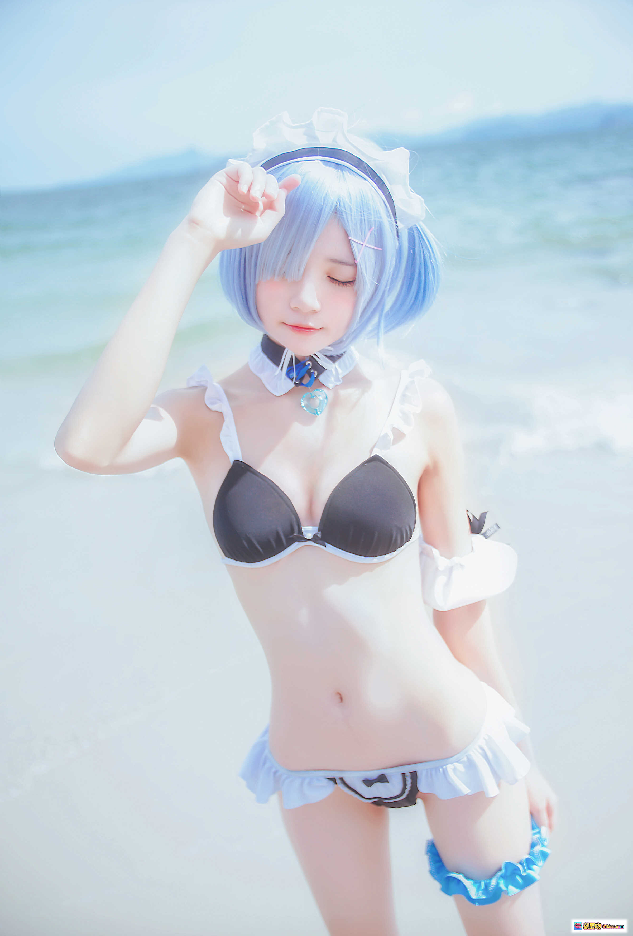 图片[7] - 桜桃喵蕾姆COS写真｜蓝发女仆泳装海边拍摄｜48P高清图集｜二次元动漫角色扮演 - 就要吻