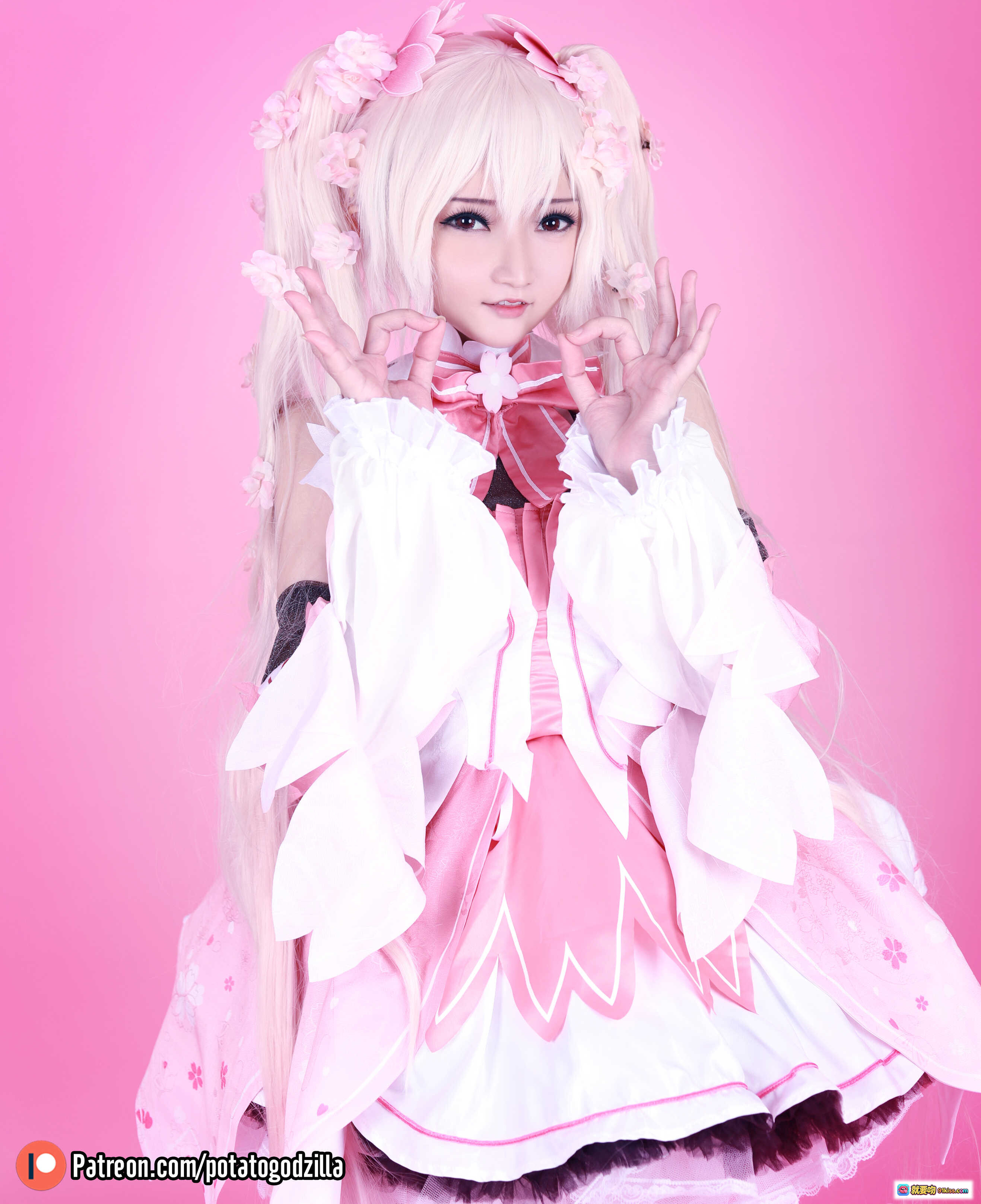 图片[10] - Sakura Miku Cosplay 粉色和风洛丽塔 二次元美少女 甜系樱花主题 48P高清写真集 Potato Godzilla NO.023 - 就要吻