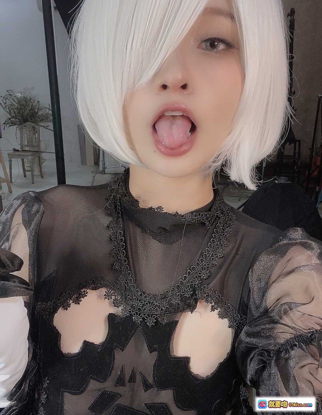 图片[7] - Azami NO.019 黑纱蕾丝2B Cosplay写真 白发女仆装 透视薄纱 高筒靴 性感诱惑 20P高清图集 - 就要吻