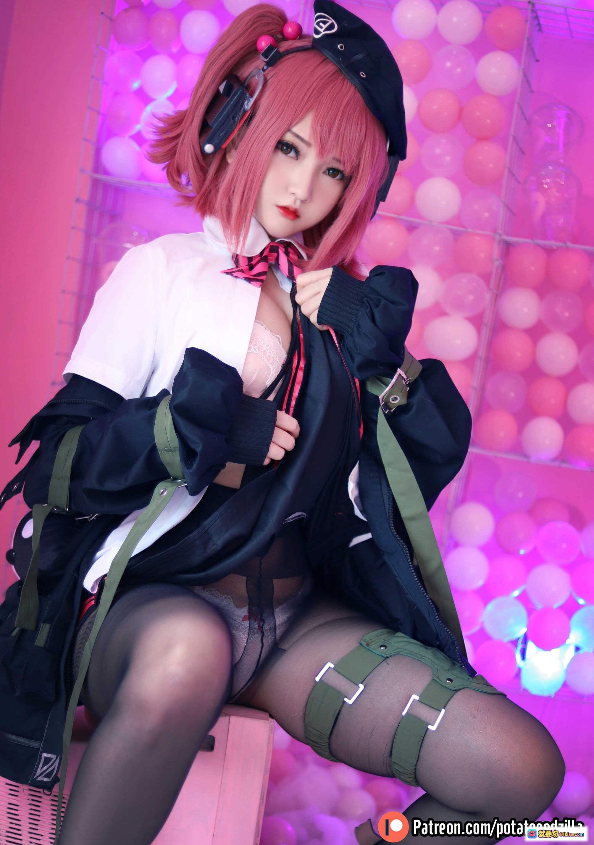 图片[5] - Potato Godzilla NO.019 MP7《少女前线》Cosplay 粉色球池写真 黑丝军装少女 持枪躺卧 甜酷风格 41P高清图集 - 就要吻