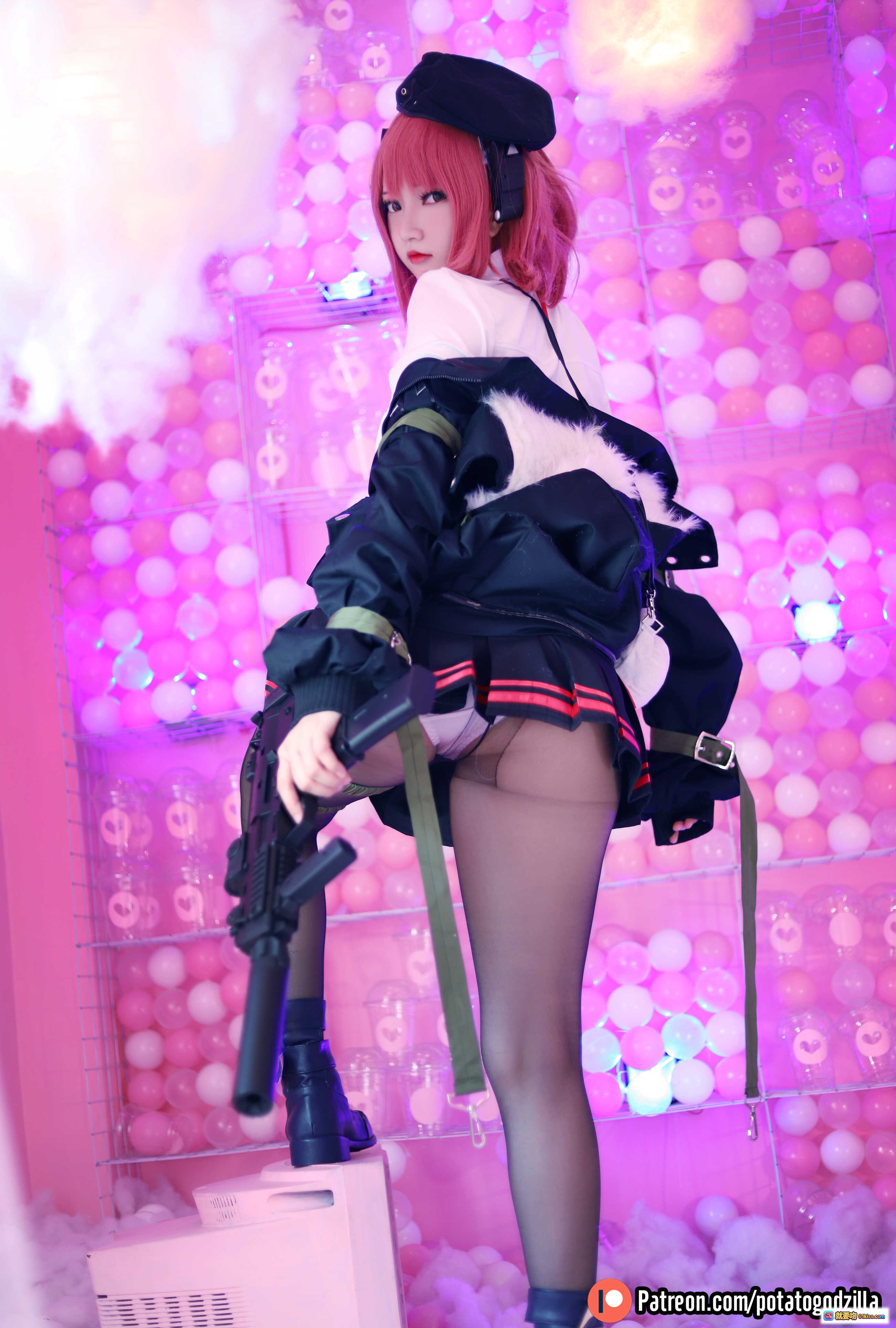 图片[6] - Potato Godzilla NO.019 MP7《少女前线》Cosplay 粉色球池写真 黑丝军装少女 持枪躺卧 甜酷风格 41P高清图集 - 就要吻