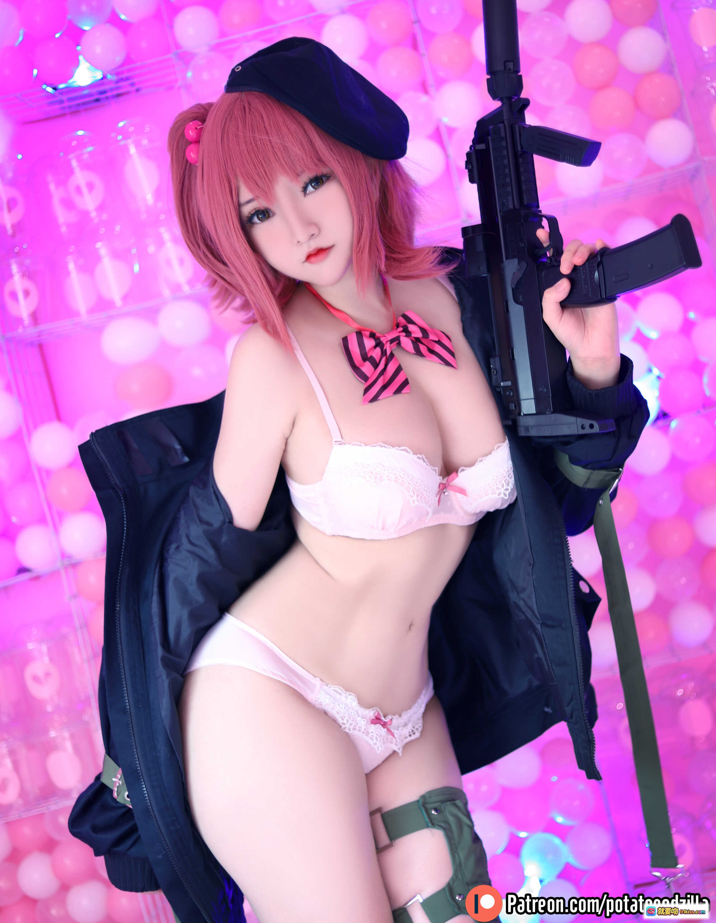 图片[10] - Potato Godzilla NO.019 MP7《少女前线》Cosplay 粉色球池写真 黑丝军装少女 持枪躺卧 甜酷风格 41P高清图集 - 就要吻