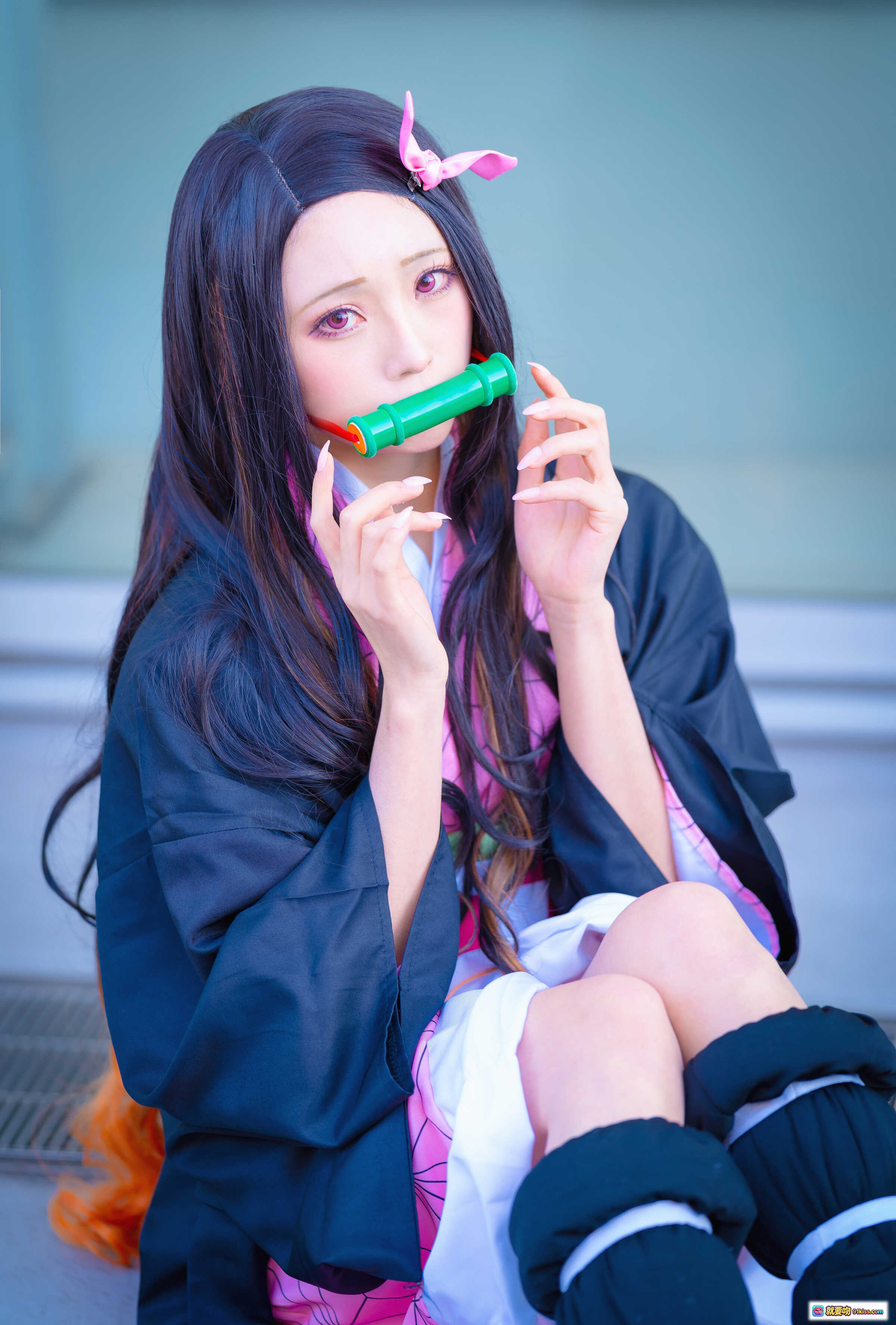 图片[3] - 鬼灭之刃祢豆子Cosplay 灶门祢豆子经典造型 黑发粉蝶结竹筒口枷 和服日系二次元COS写真 Kitaro绮太郎NO.061 - 就要吻