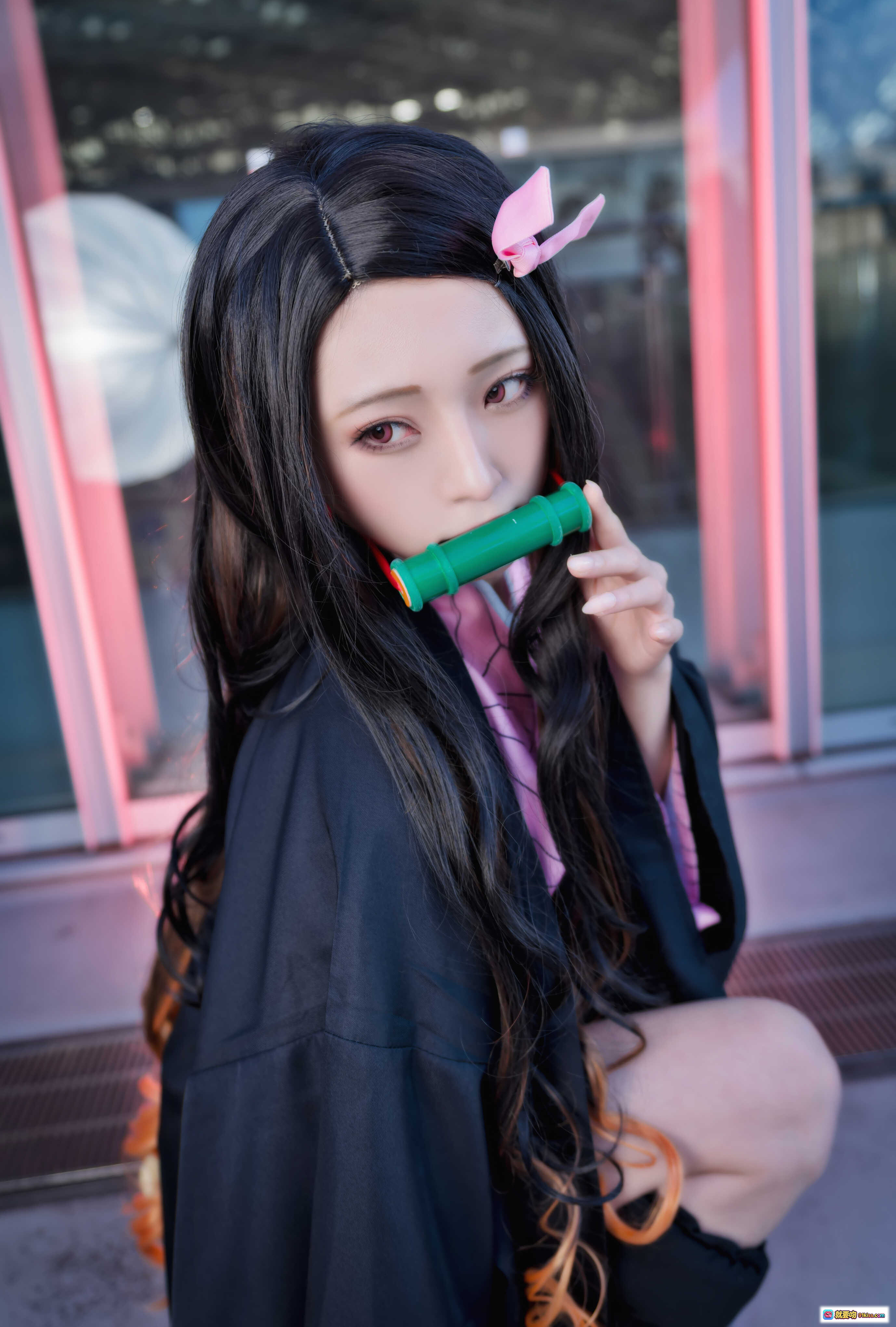 图片[4] - 鬼灭之刃祢豆子Cosplay 灶门祢豆子经典造型 黑发粉蝶结竹筒口枷 和服日系二次元COS写真 Kitaro绮太郎NO.061 - 就要吻