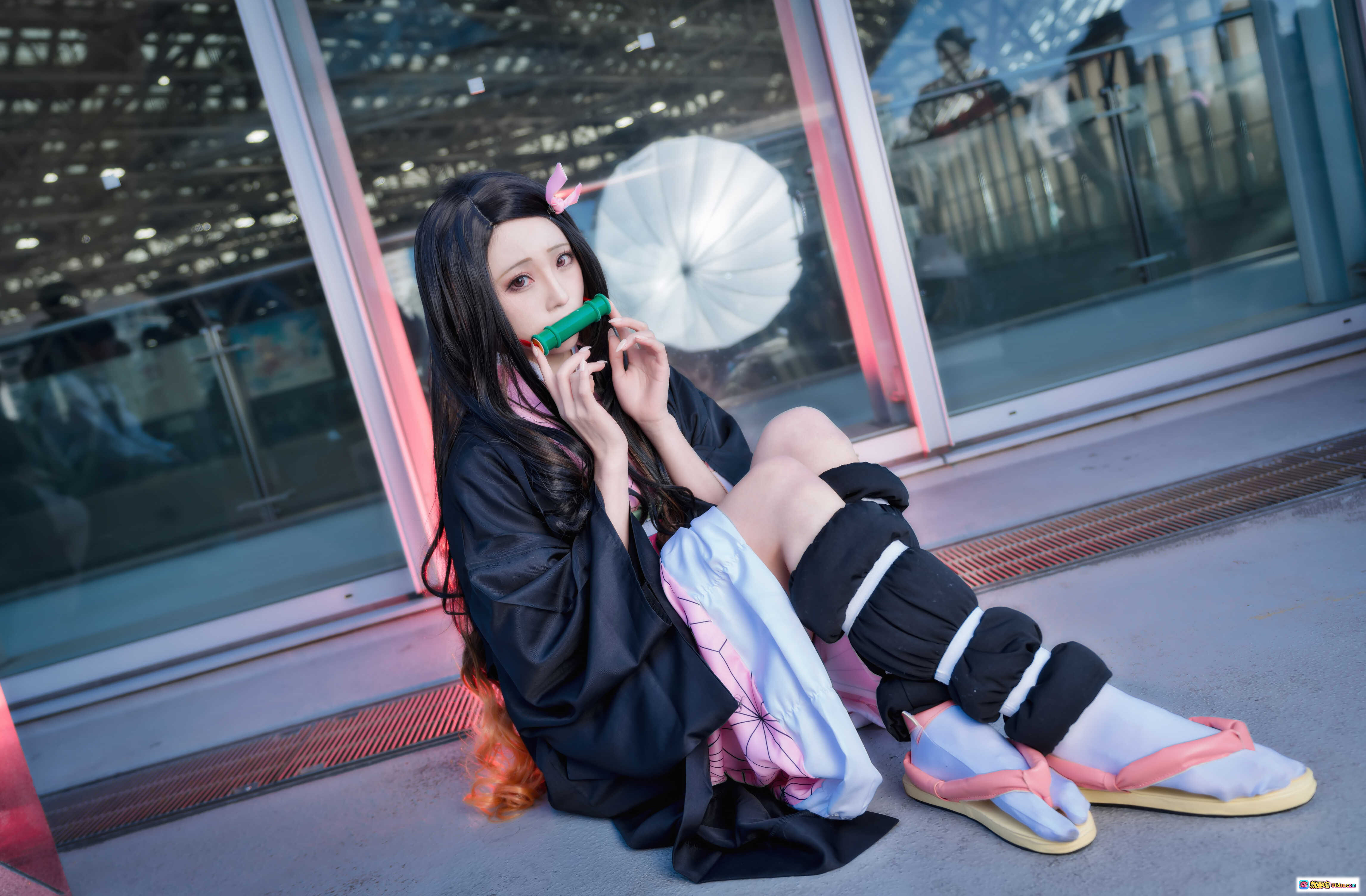 图片[7] - 鬼灭之刃祢豆子Cosplay 灶门祢豆子经典造型 黑发粉蝶结竹筒口枷 和服日系二次元COS写真 Kitaro绮太郎NO.061 - 就要吻