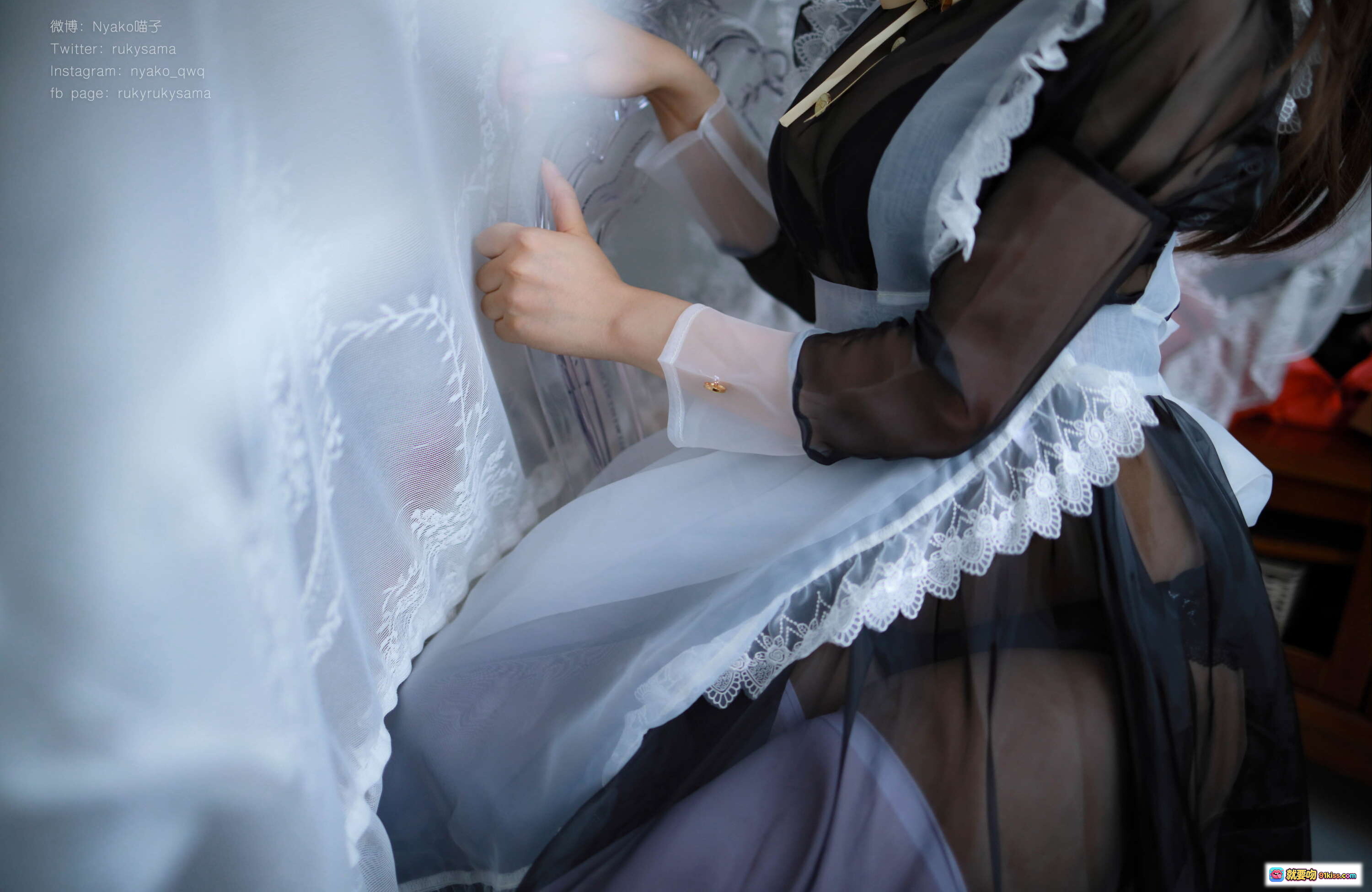 图片[7] - 疯猫SS NO.015 透明女仆装性感写真 50P高清图集 黑色蕾丝透视制服 白色围裙美臀特写 室内窗边私房摄影 - 就要吻