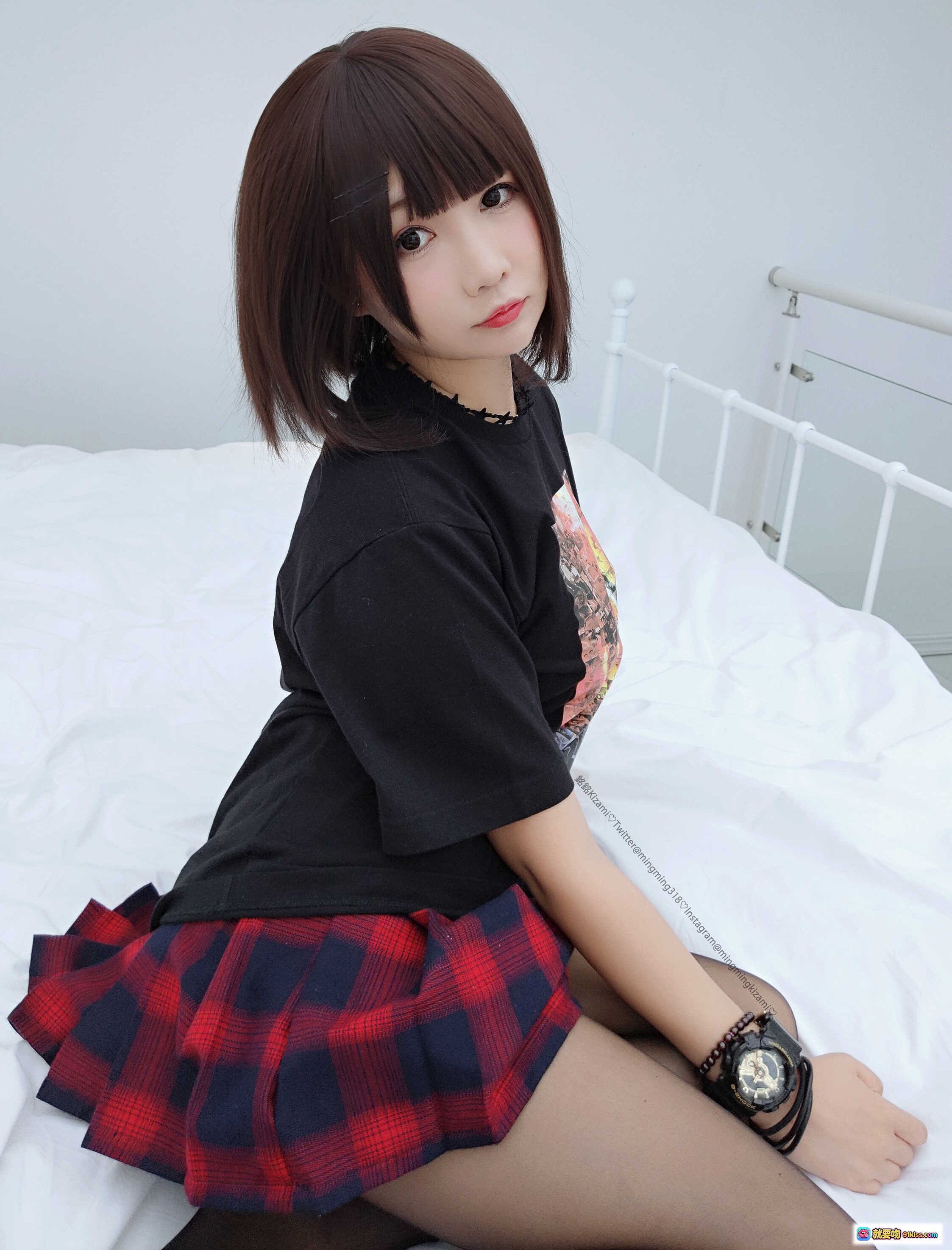 图片[7] - 铭铭Kizami Vol.008 黑丝美腿浴缸比耶写真 时尚T恤性感私房照 - 就要吻