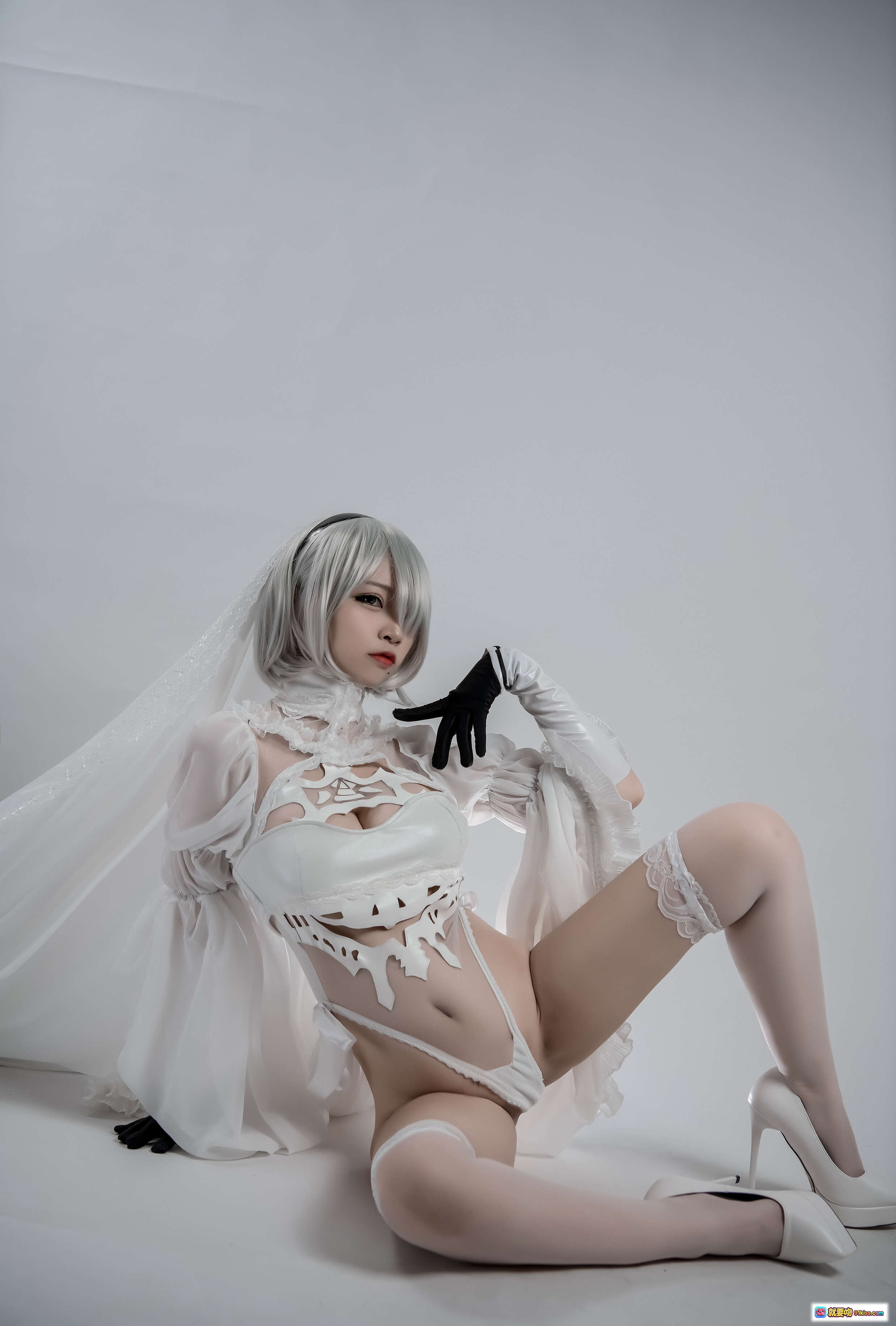 图片[5] - 二佐Nisa NO.080 2B同人花嫁COS写真 白色蕾丝婚纱造型 黑手套性感姿态 26P高清图集 - 就要吻