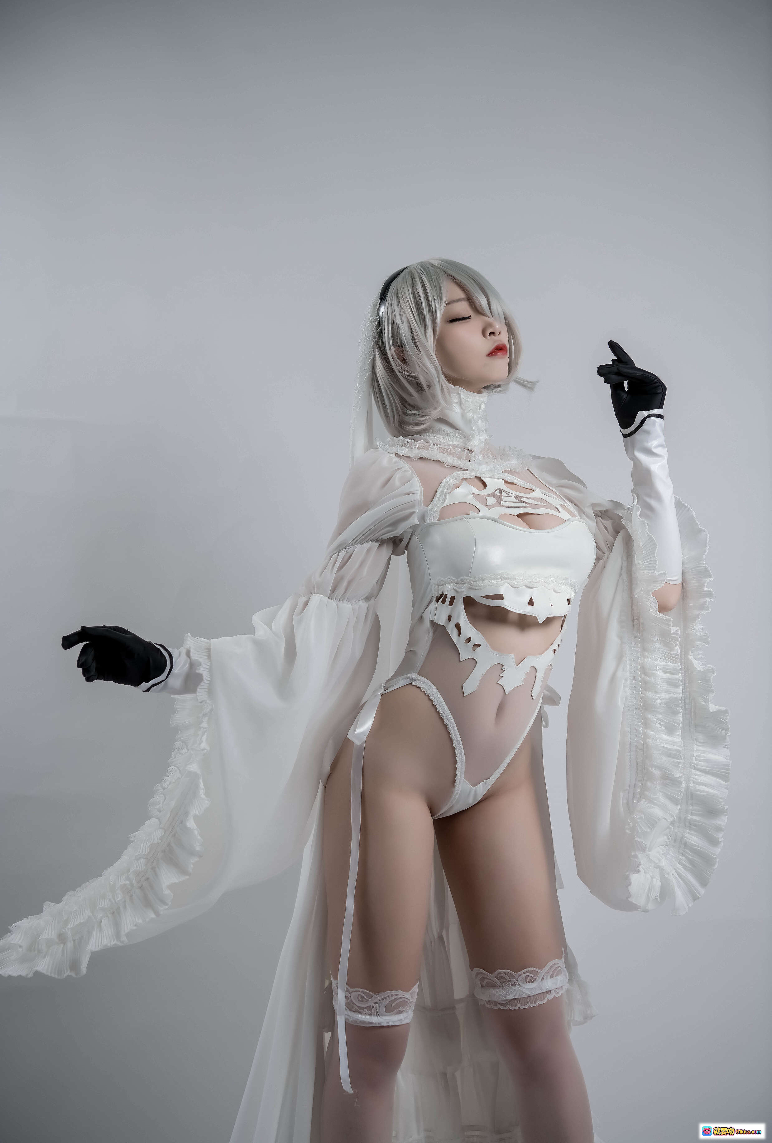 图片[1] - 二佐Nisa NO.080 2B同人花嫁COS写真 白色蕾丝婚纱造型 黑手套性感姿态 26P高清图集 - 就要吻