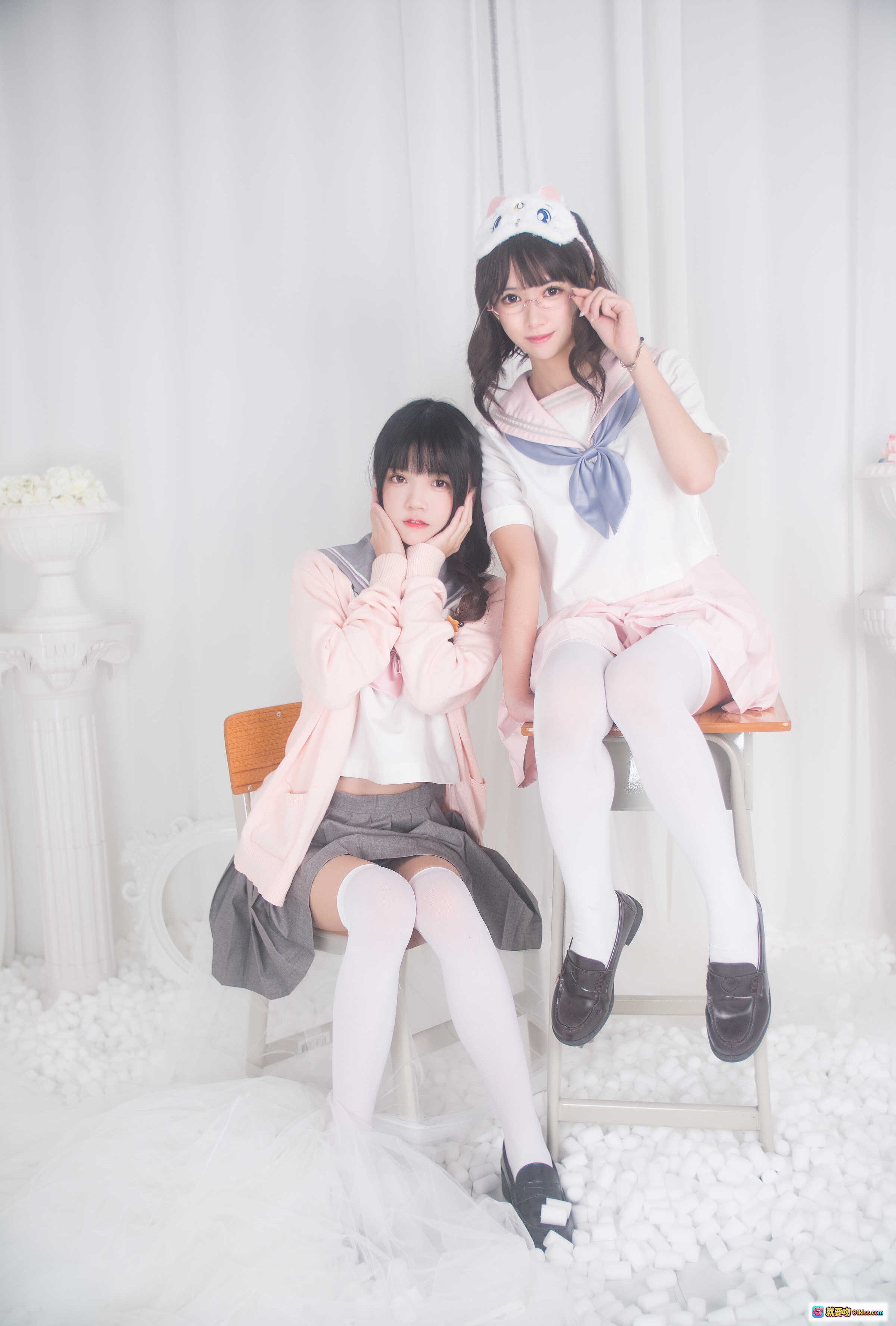 图片[9] - 桜桃喵×鳗鱼霏子 百合互动写真 20P高清图集 粉裙白袜少女视角 亲密触碰瞬间 收藏级摄影集 - 就要吻