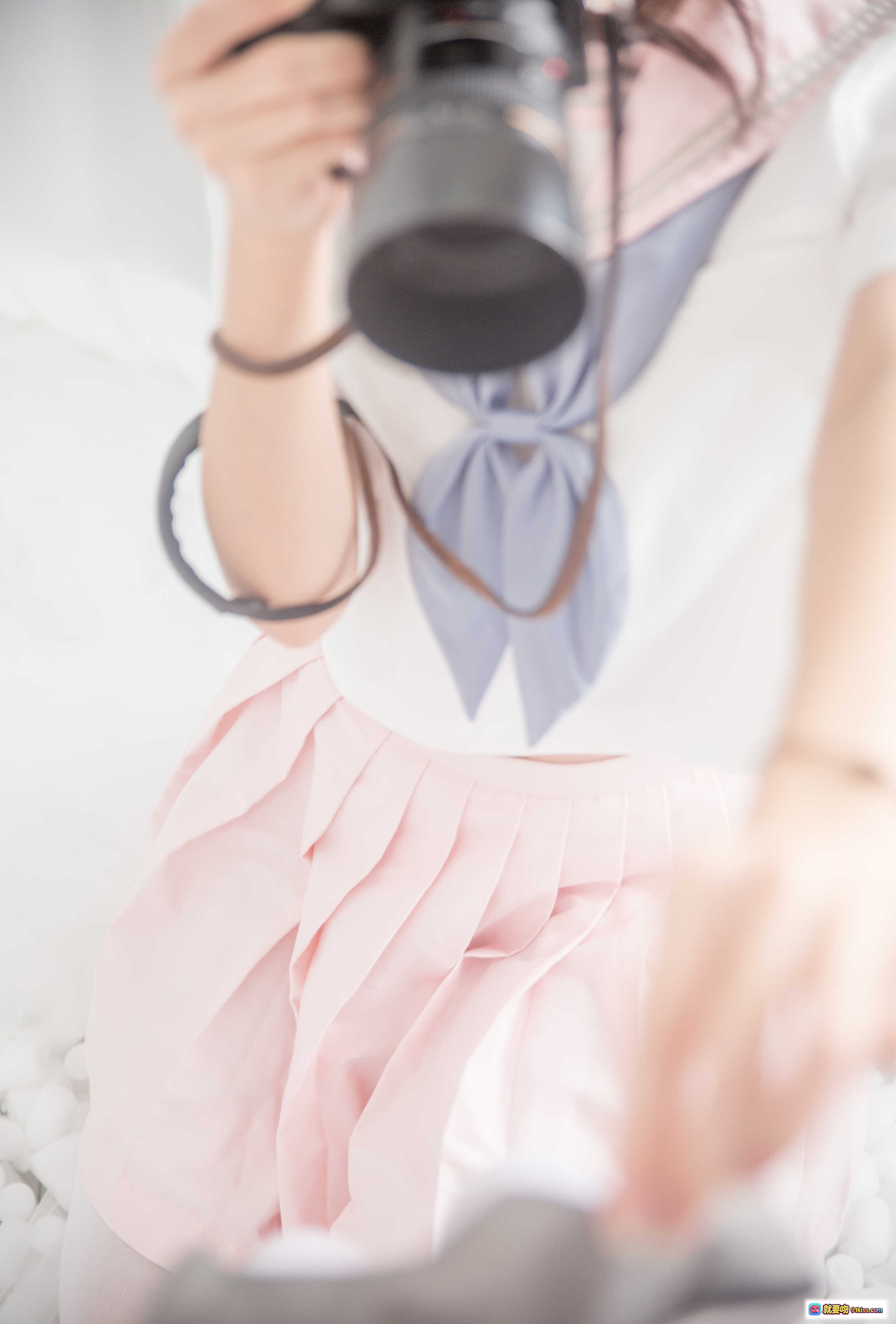 图片[8] - 桜桃喵×鳗鱼霏子 百合互动写真 20P高清图集 粉裙白袜少女视角 亲密触碰瞬间 收藏级摄影集 - 就要吻