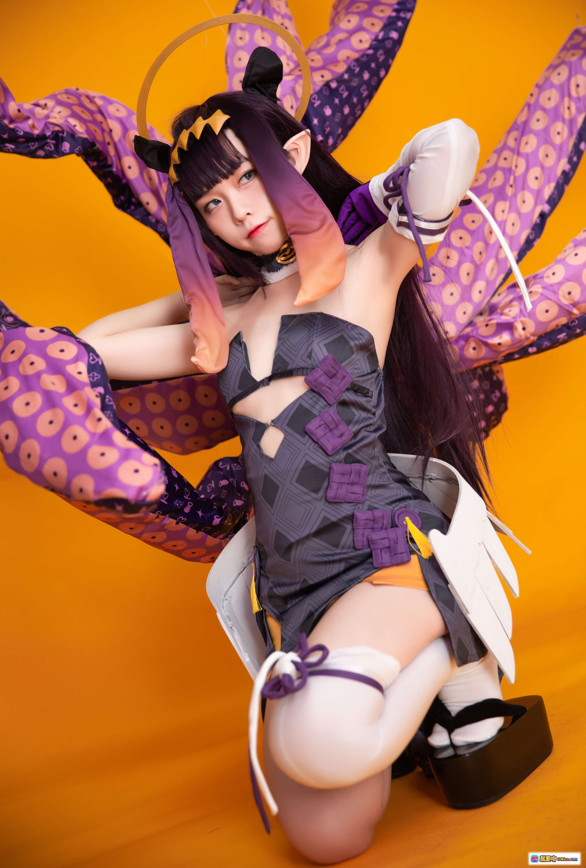 图片[3] - G44不会受伤 NO.036 一伊那尔栖 Cosplay 紫发恶魔角 白翼黑裙 高筒袜木屐 万圣节风 24P高清图集 - 就要吻