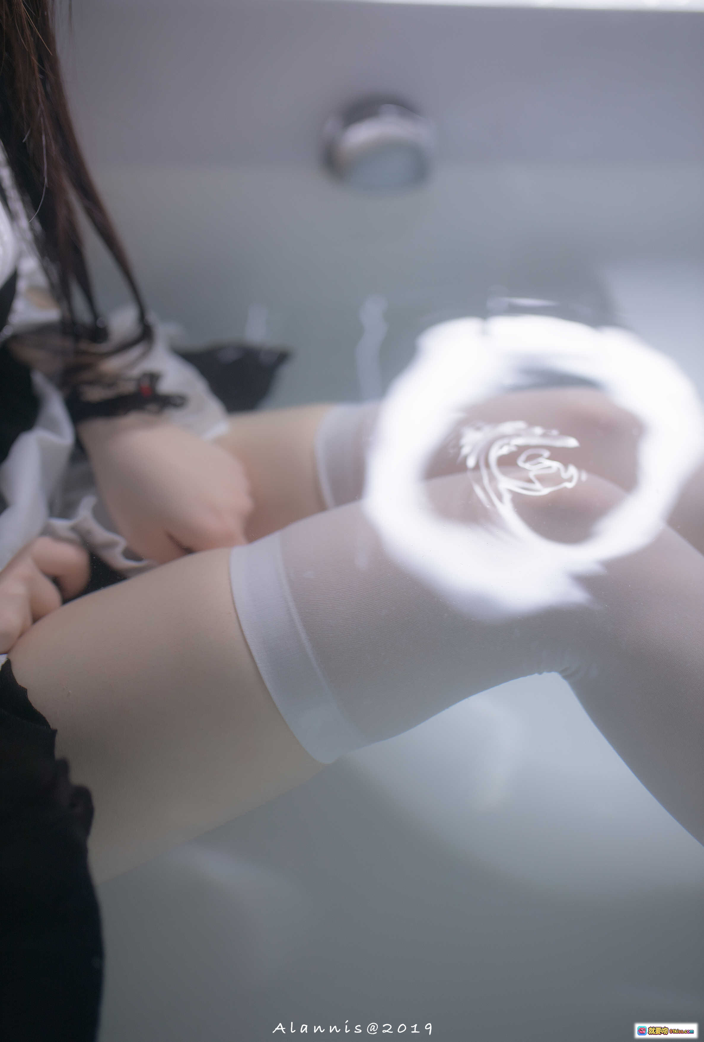 图片[9] - 雪琪SAMA女仆水下写真 白丝美臀 水中性感姿态 22P高清图集 2019Alannis出品 - 就要吻