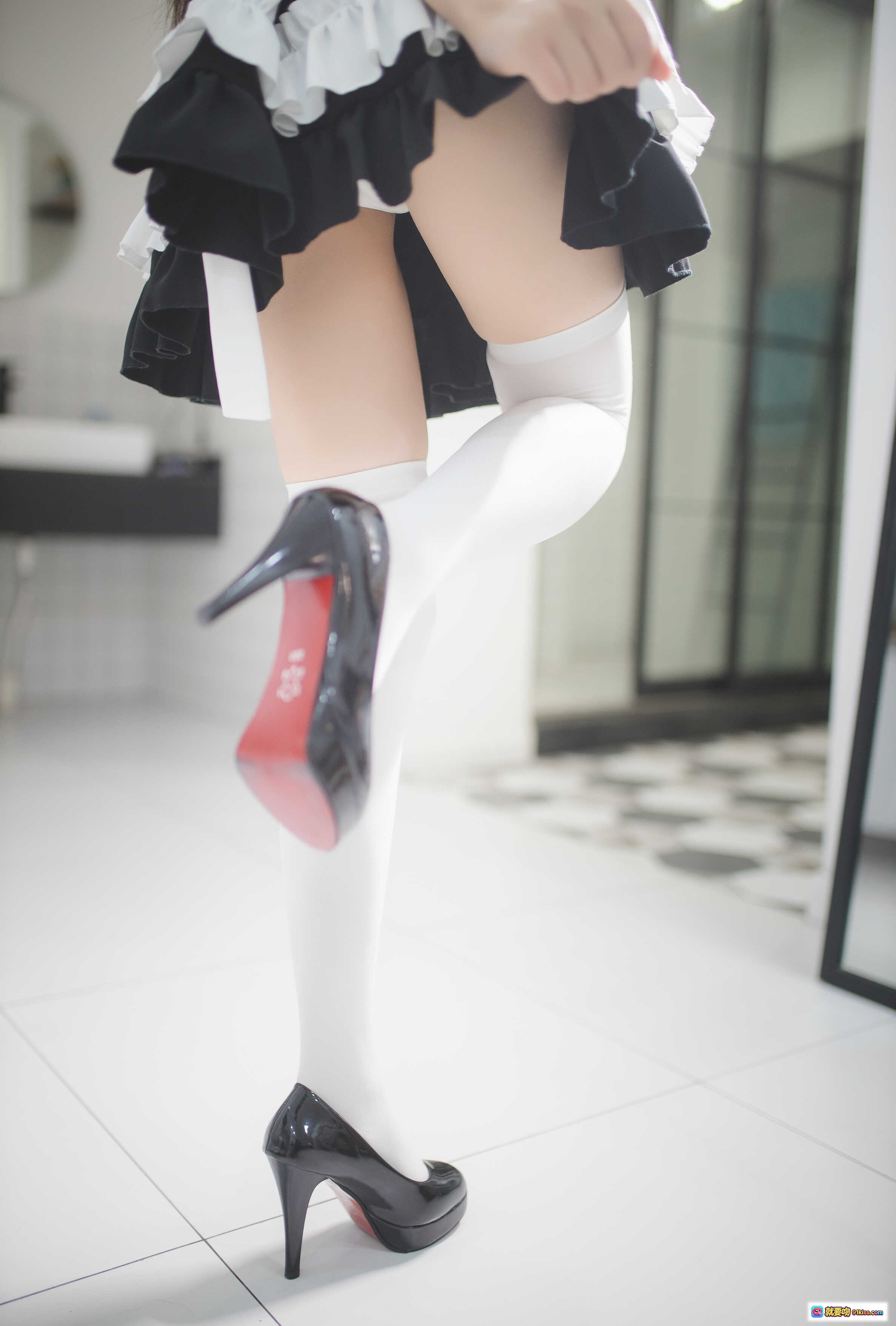 图片[8] - 雪琪SAMA女仆水下写真 白丝美臀 水中性感姿态 22P高清图集 2019Alannis出品 - 就要吻