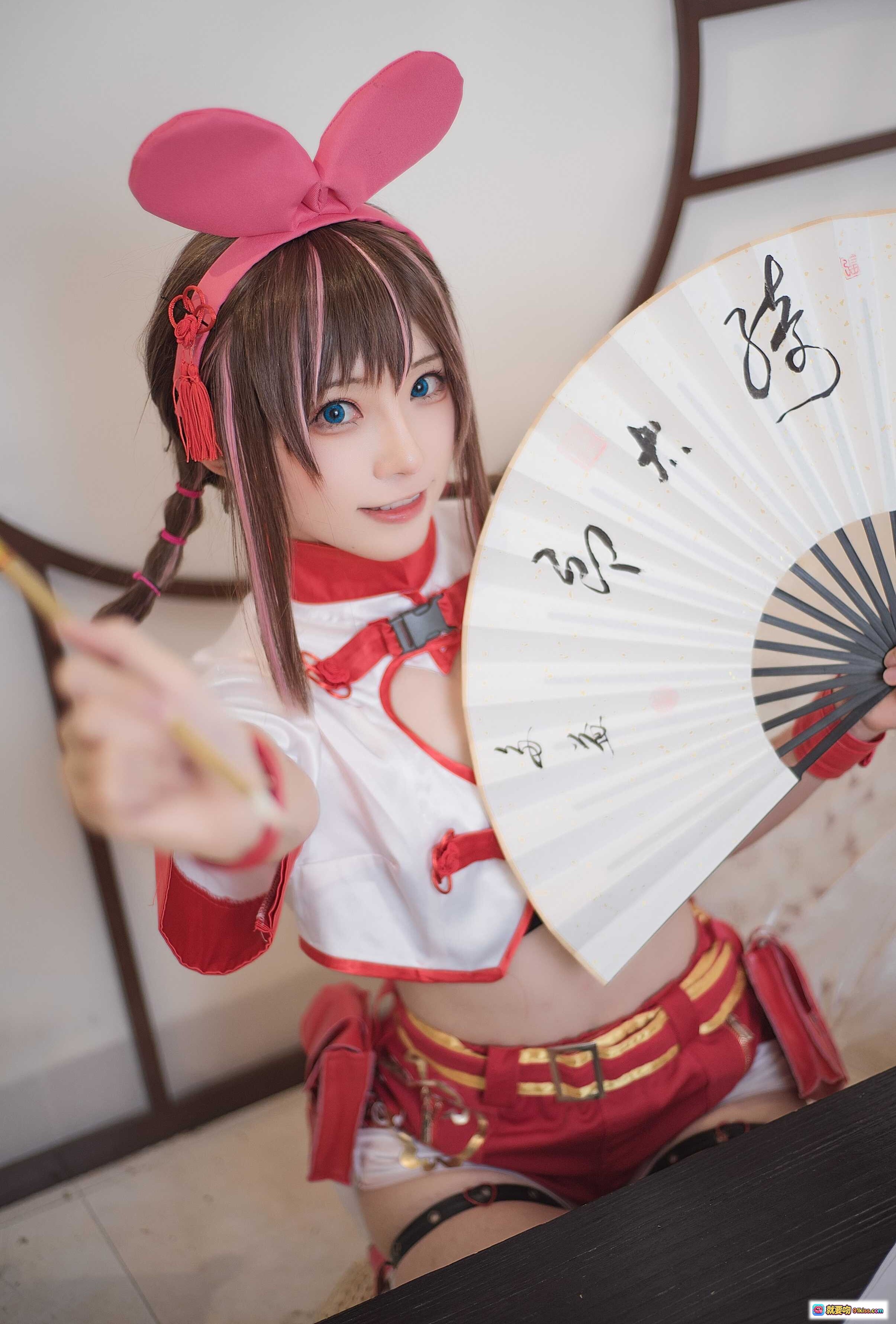 图片[7] - Kitaro绮太郎NO.051绊爱Kizuna AI Cosplay写真 红白兔耳造型 手持红包 日式和风背景 精致妆容 甜美可爱风格 - 就要吻