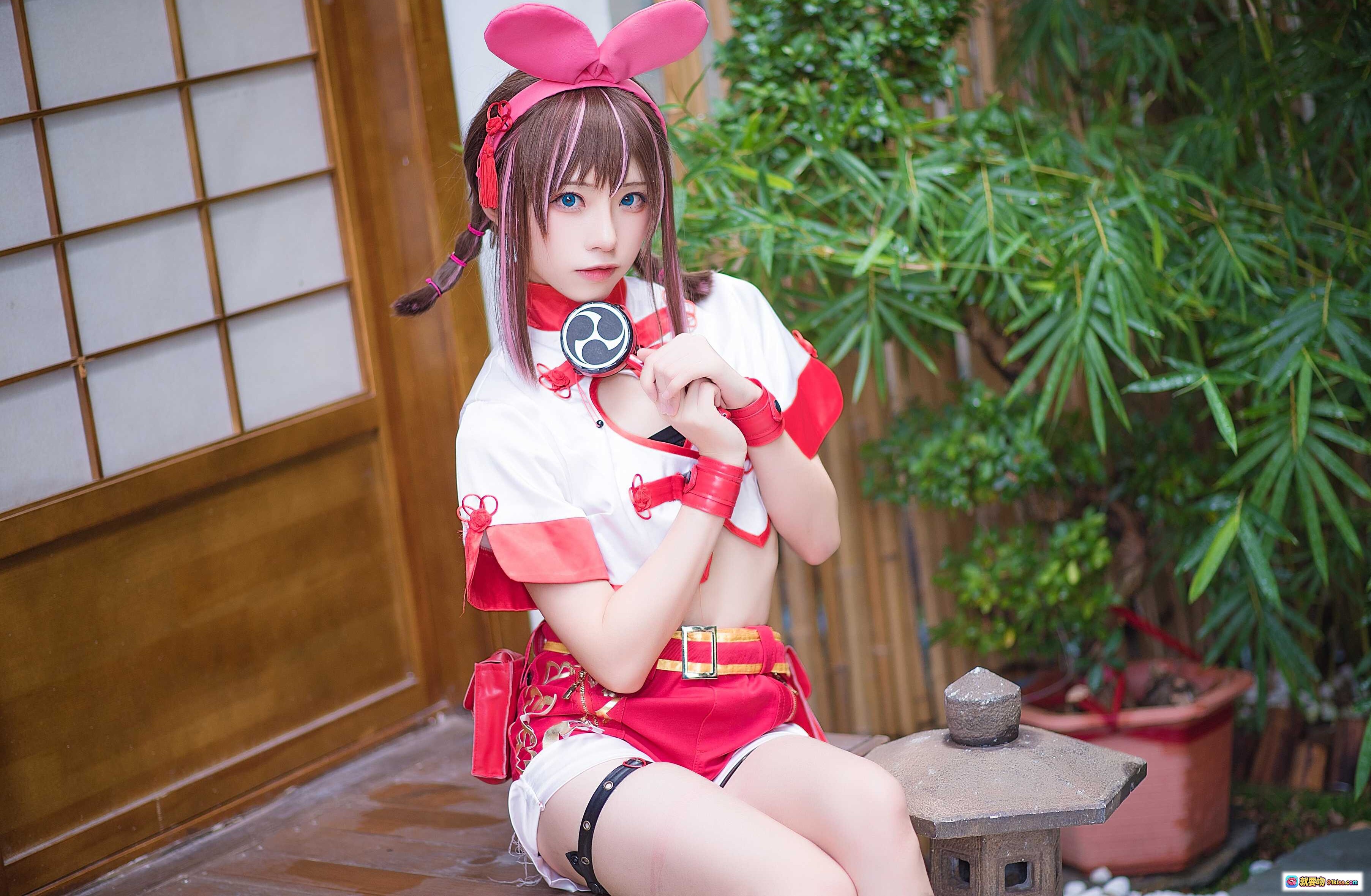 图片[9] - Kitaro绮太郎NO.051绊爱Kizuna AI Cosplay写真 红白兔耳造型 手持红包 日式和风背景 精致妆容 甜美可爱风格 - 就要吻