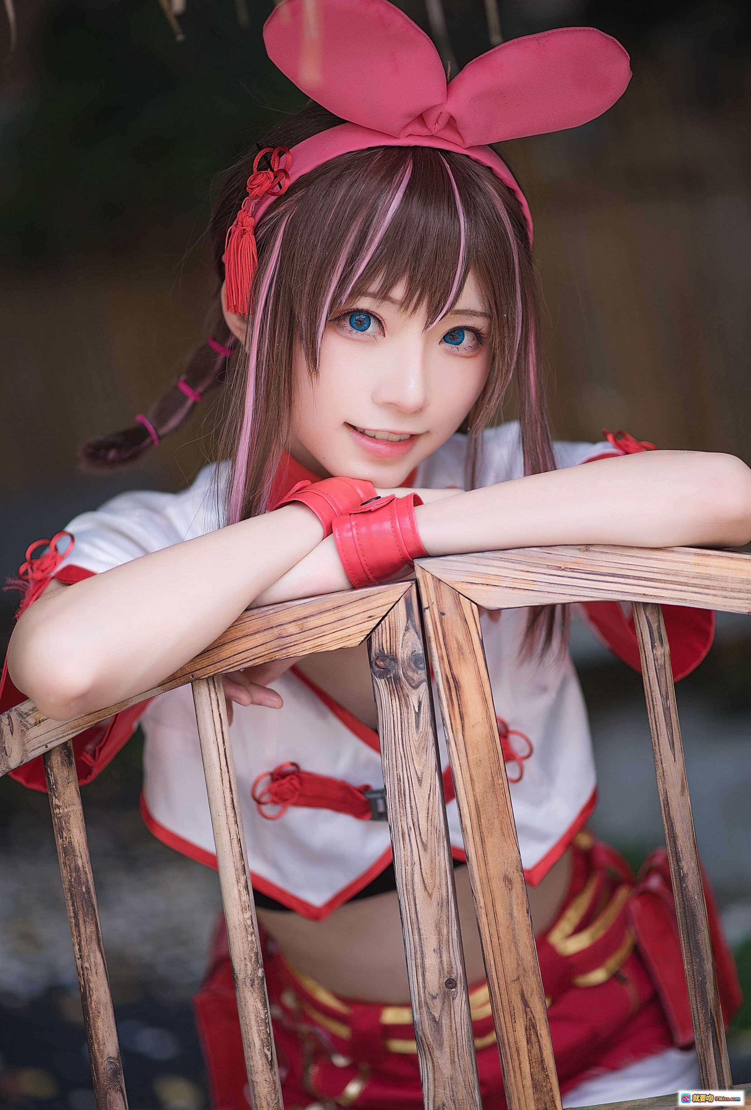图片[4] - Kitaro绮太郎NO.051绊爱Kizuna AI Cosplay写真 红白兔耳造型 手持红包 日式和风背景 精致妆容 甜美可爱风格 - 就要吻
