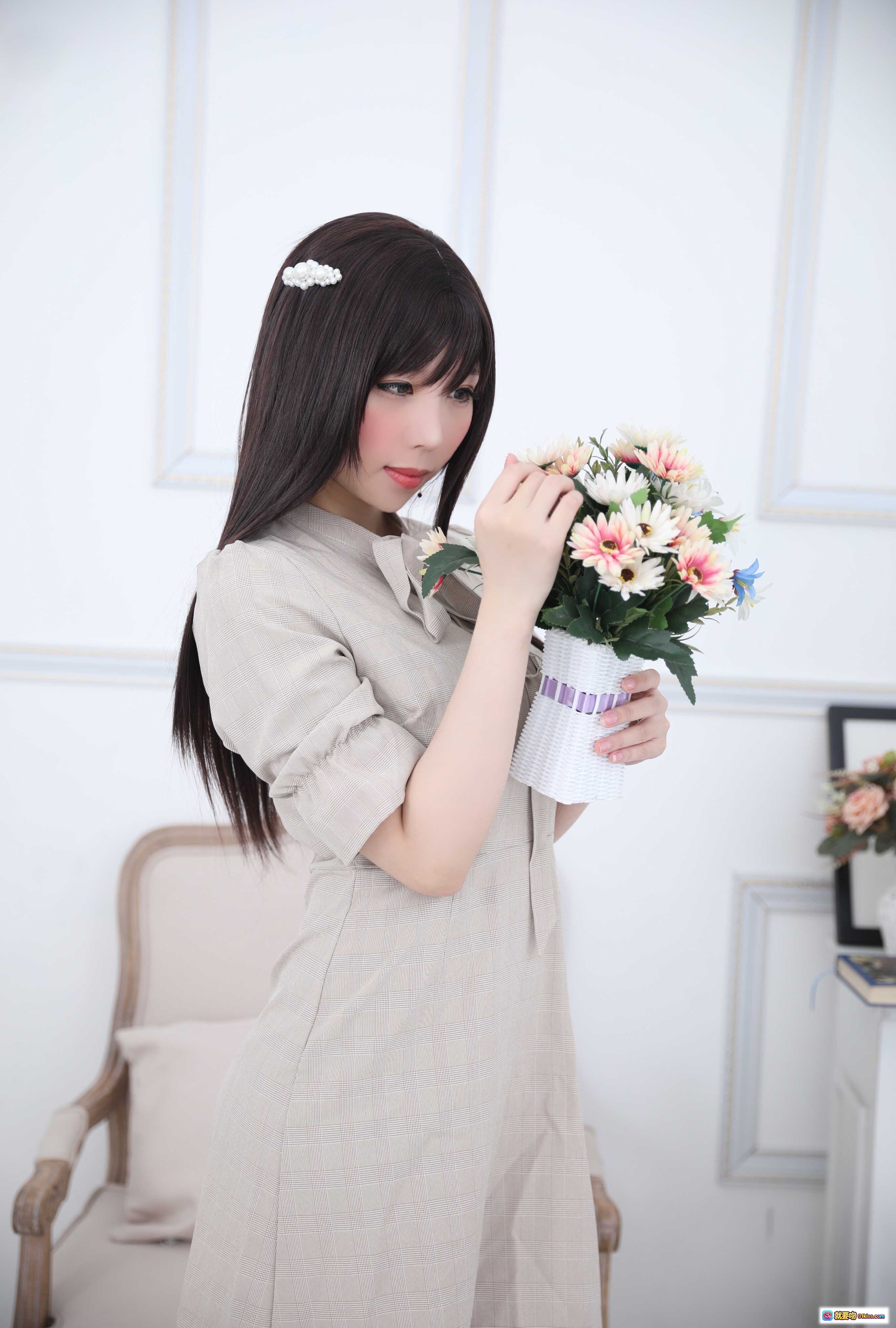 图片[8] - 鹿野希 Vol.04 格子衬衫写真 215P高清美图 红色蕾丝内衣 性感私房照 抱熊少女风 日系模特摄影集 - 就要吻