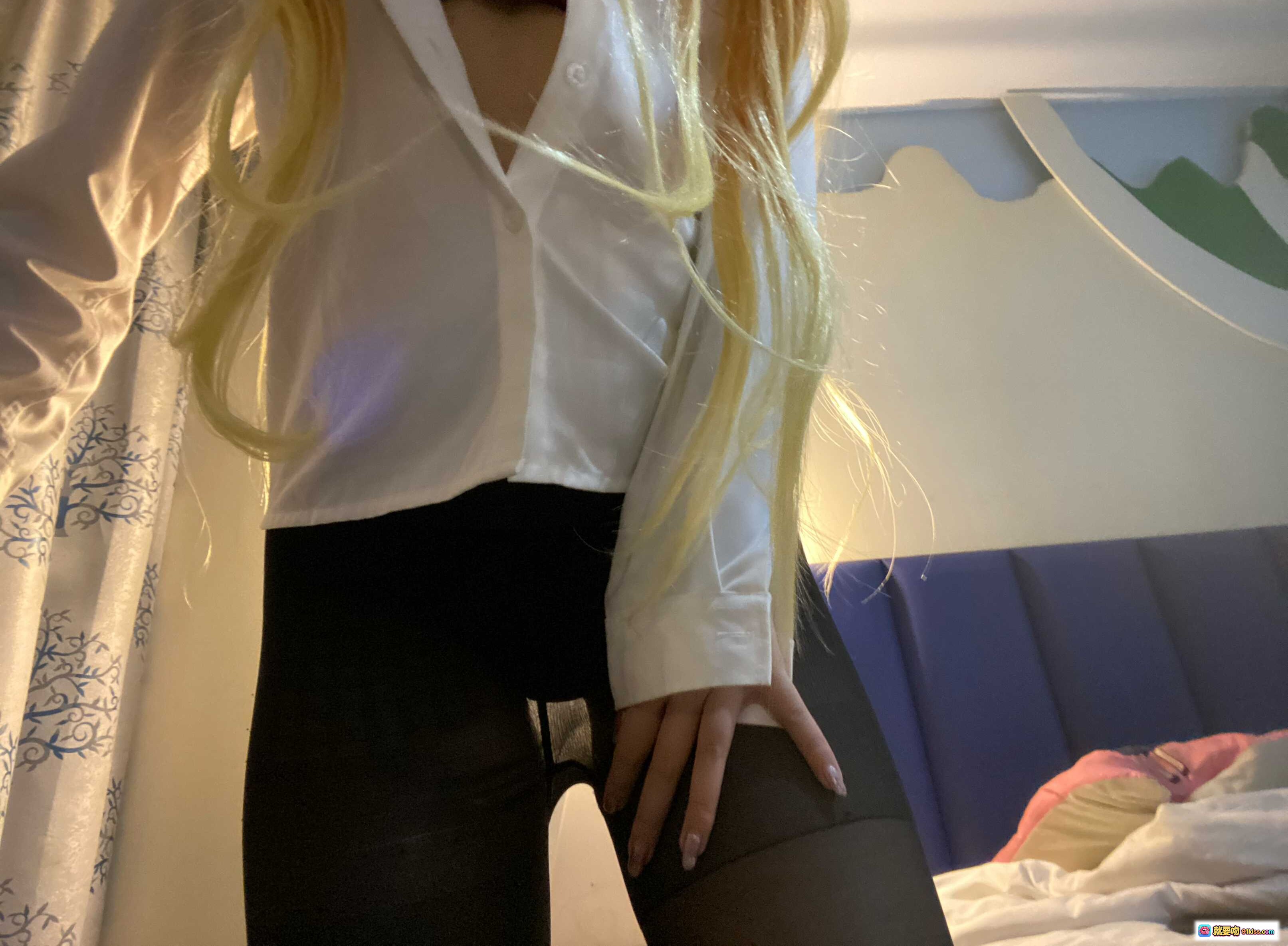 图片[4] - 芋圆侑子NO.015金毛不良JK写真 42P5V-533MB 黑丝格裙镜前自拍 室内卧室场景 酒店房间cosplay - 就要吻