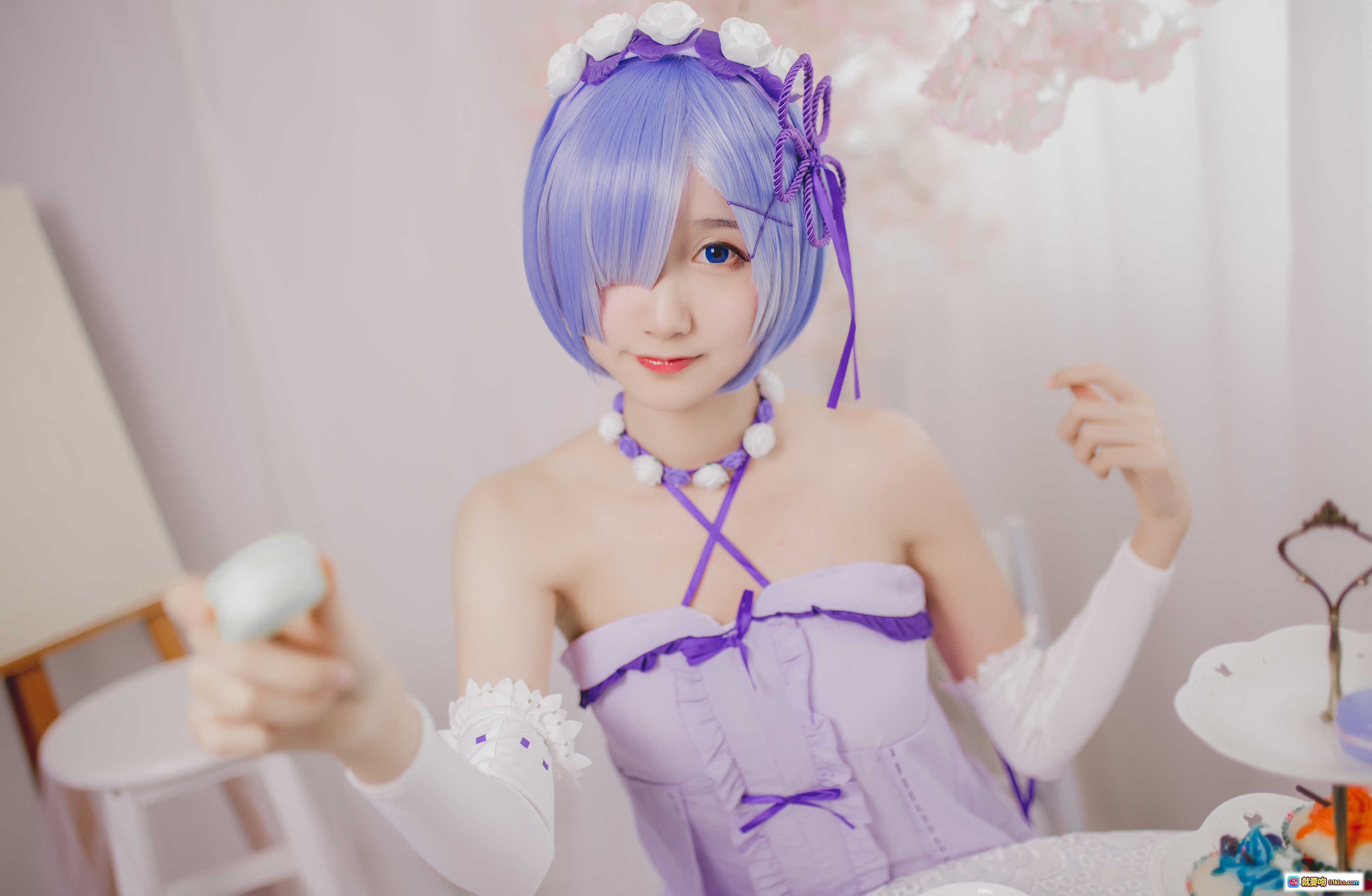 图片[8] - 木绵绵OwO雷姆生日Cosplay写真 | 紫发少女紫色洛丽塔裙装 | 甜美蕾丝配饰+蛋糕花束场景 | 24P高清图集 - 就要吻