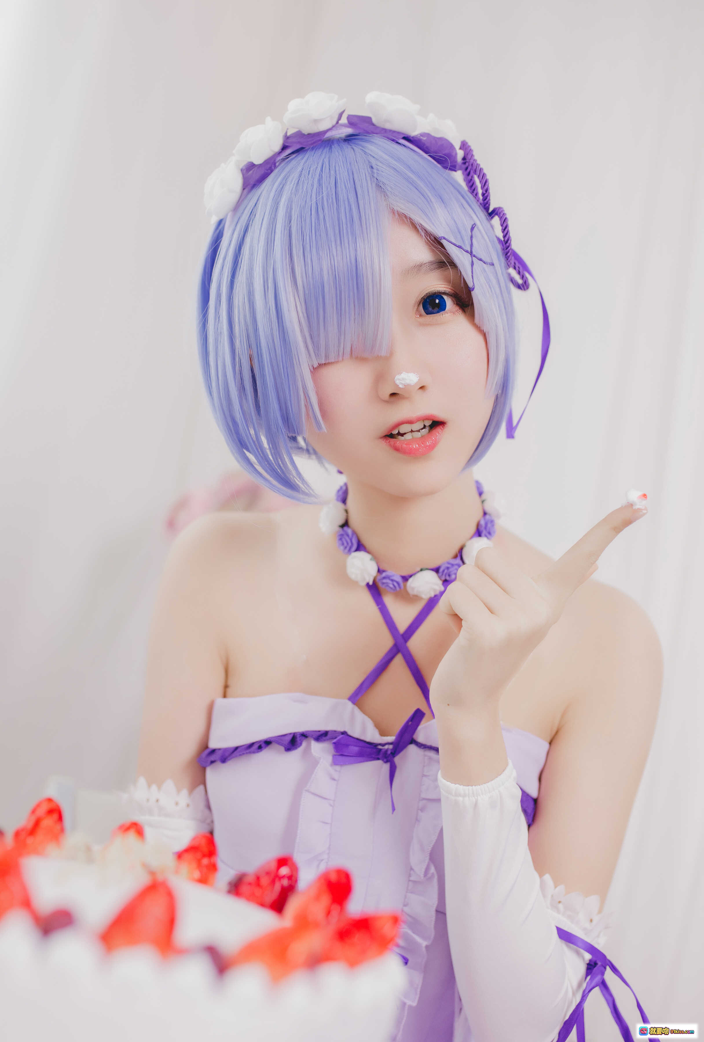 图片[4] - 木绵绵OwO雷姆生日Cosplay写真 | 紫发少女紫色洛丽塔裙装 | 甜美蕾丝配饰+蛋糕花束场景 | 24P高清图集 - 就要吻
