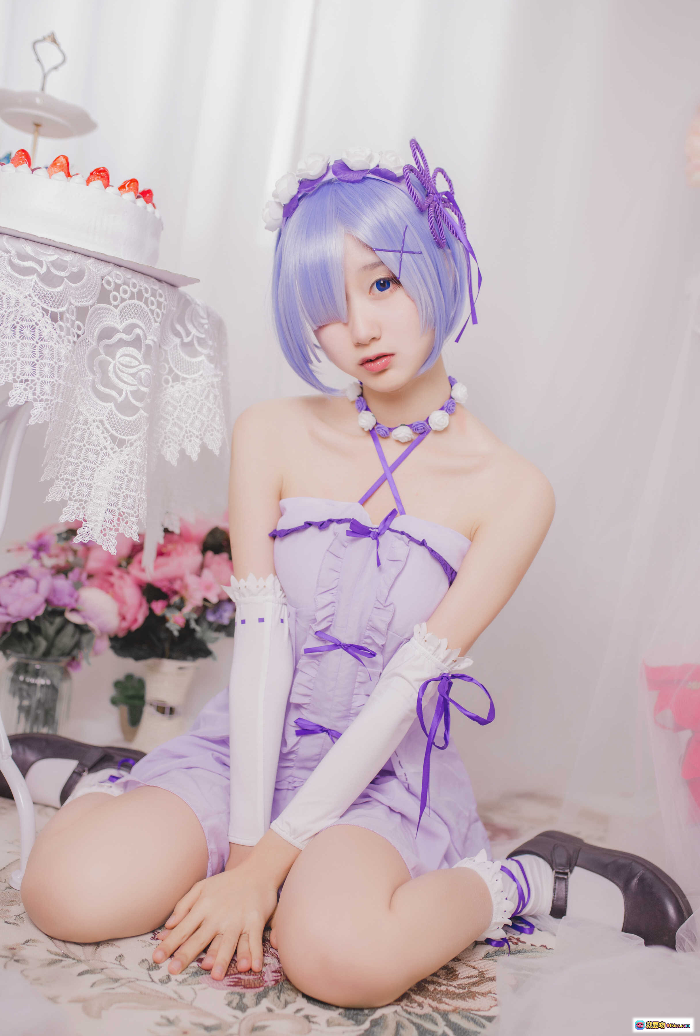 木绵绵OwO雷姆生日Cosplay写真 | 紫发少女紫色洛丽塔裙装 | 甜美蕾丝配饰+蛋糕花束场景 | 24P高清图集 - 就要吻