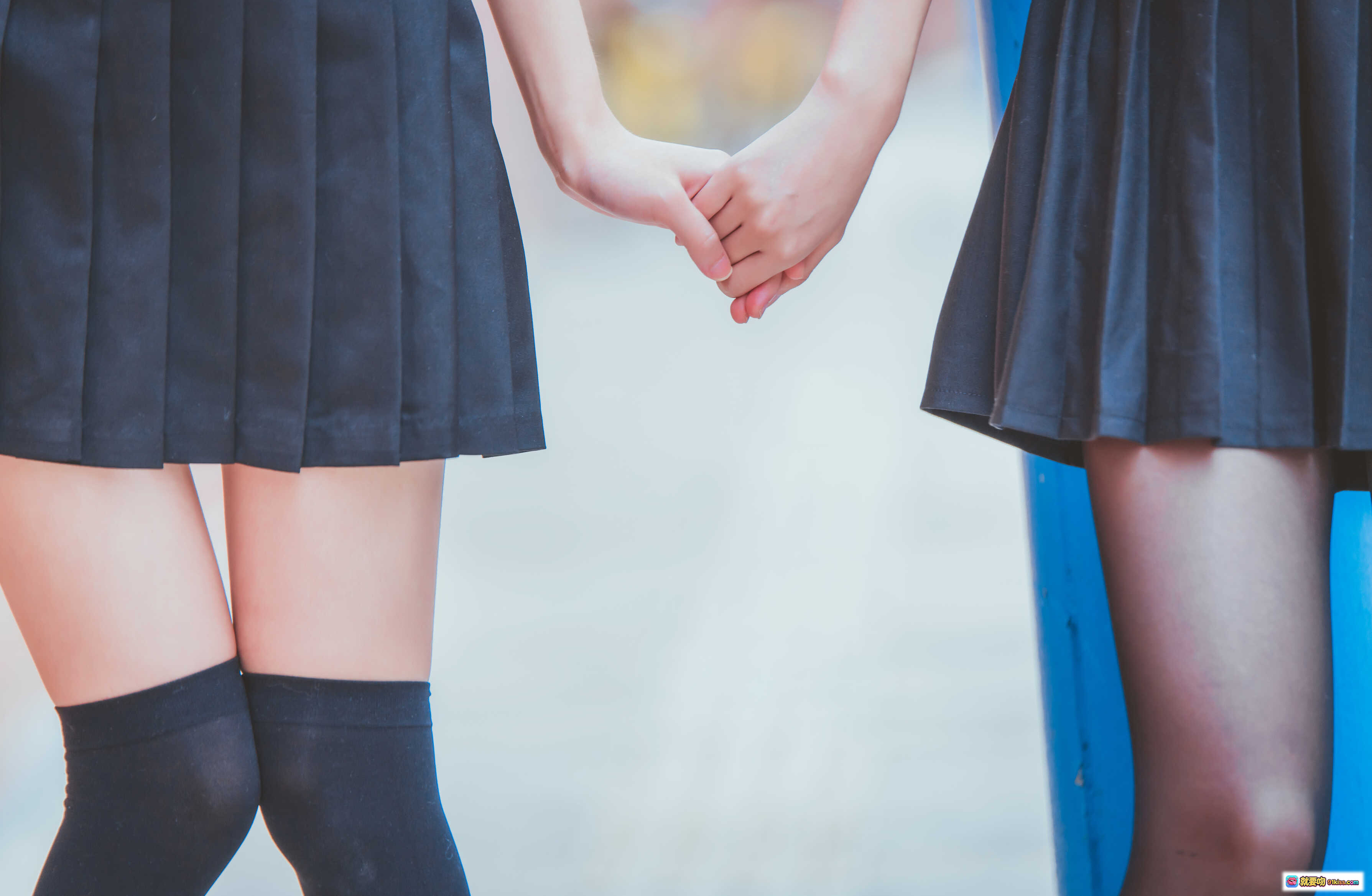 图片[3] - 桜桃喵×疯猫ss_JK制服百合写真｜猫耳少女校园风双人摆拍｜黑丝百褶裙青春活力照 - 就要吻