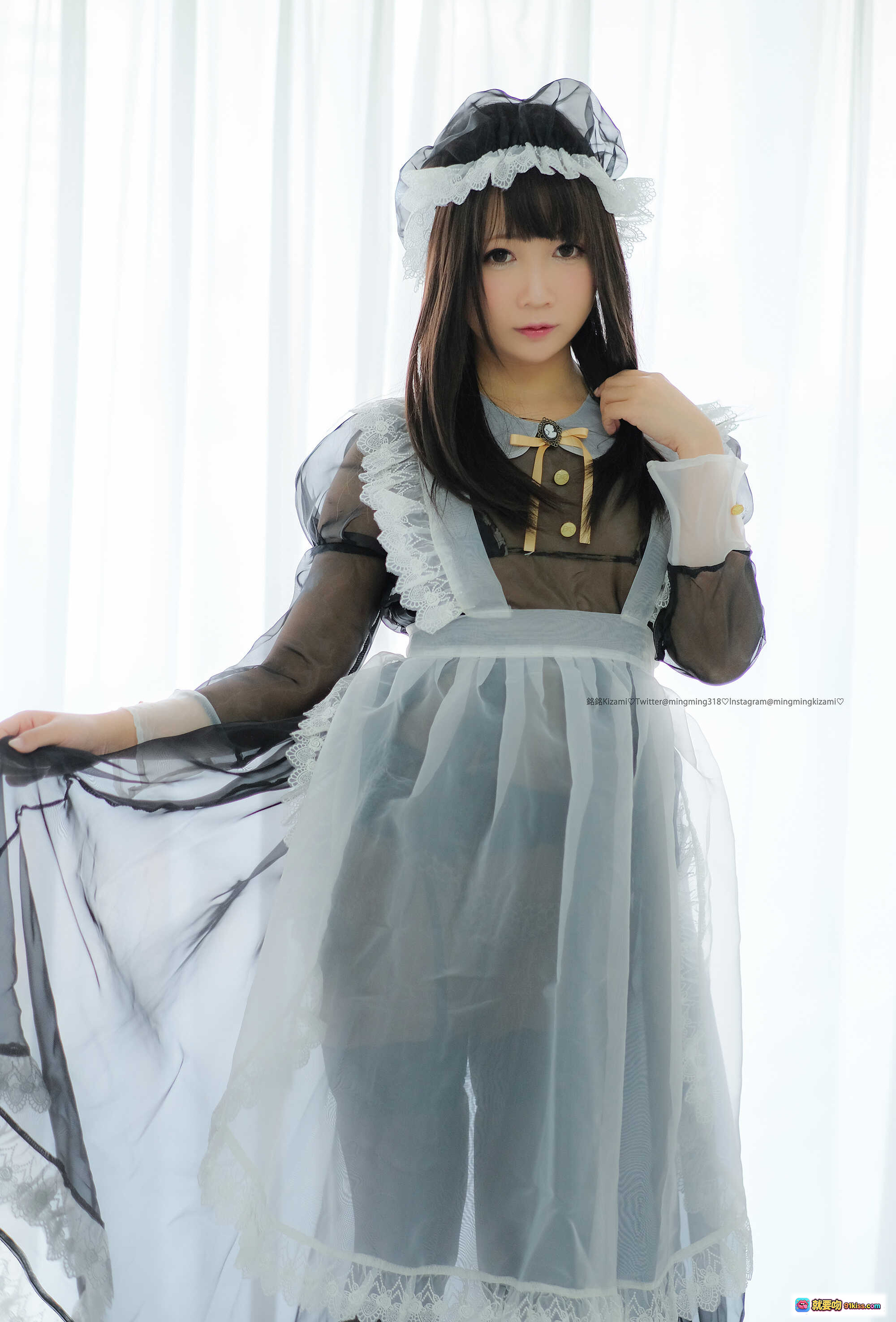 图片[5] - 铭铭Kizami Vol.015 透明女仆装写真 自拍美腿黑丝蕾丝内衣 白毛毯柔光私房照 - 就要吻